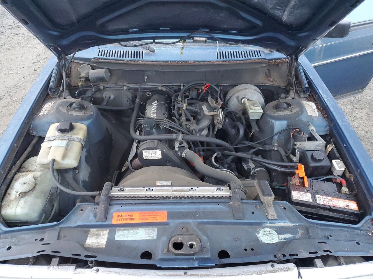 1989 Volvo 244 Dl Blue vin: YV1AX8847K1358337