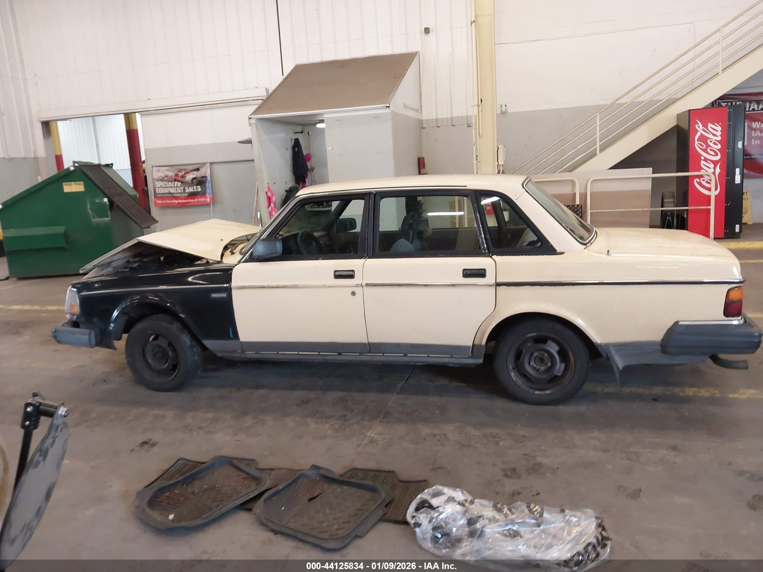 1987 Volvo 244 Dl/gl Желтый vin: YV1AX8849H1253789