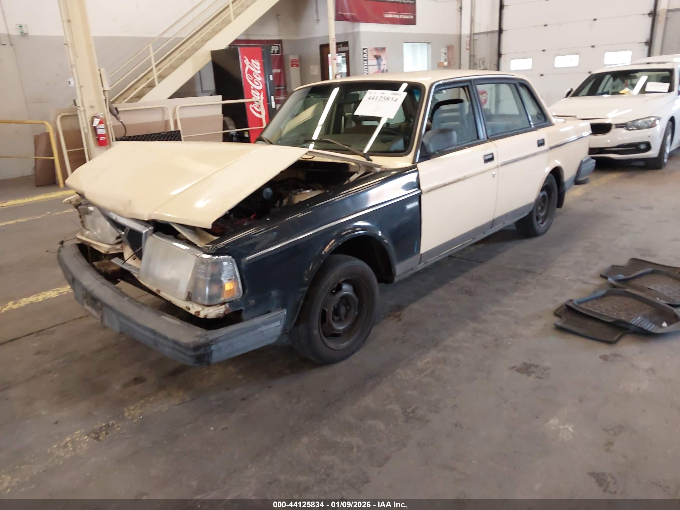 1987 Volvo 244 Dl/gl Желтый vin: YV1AX8849H1253789