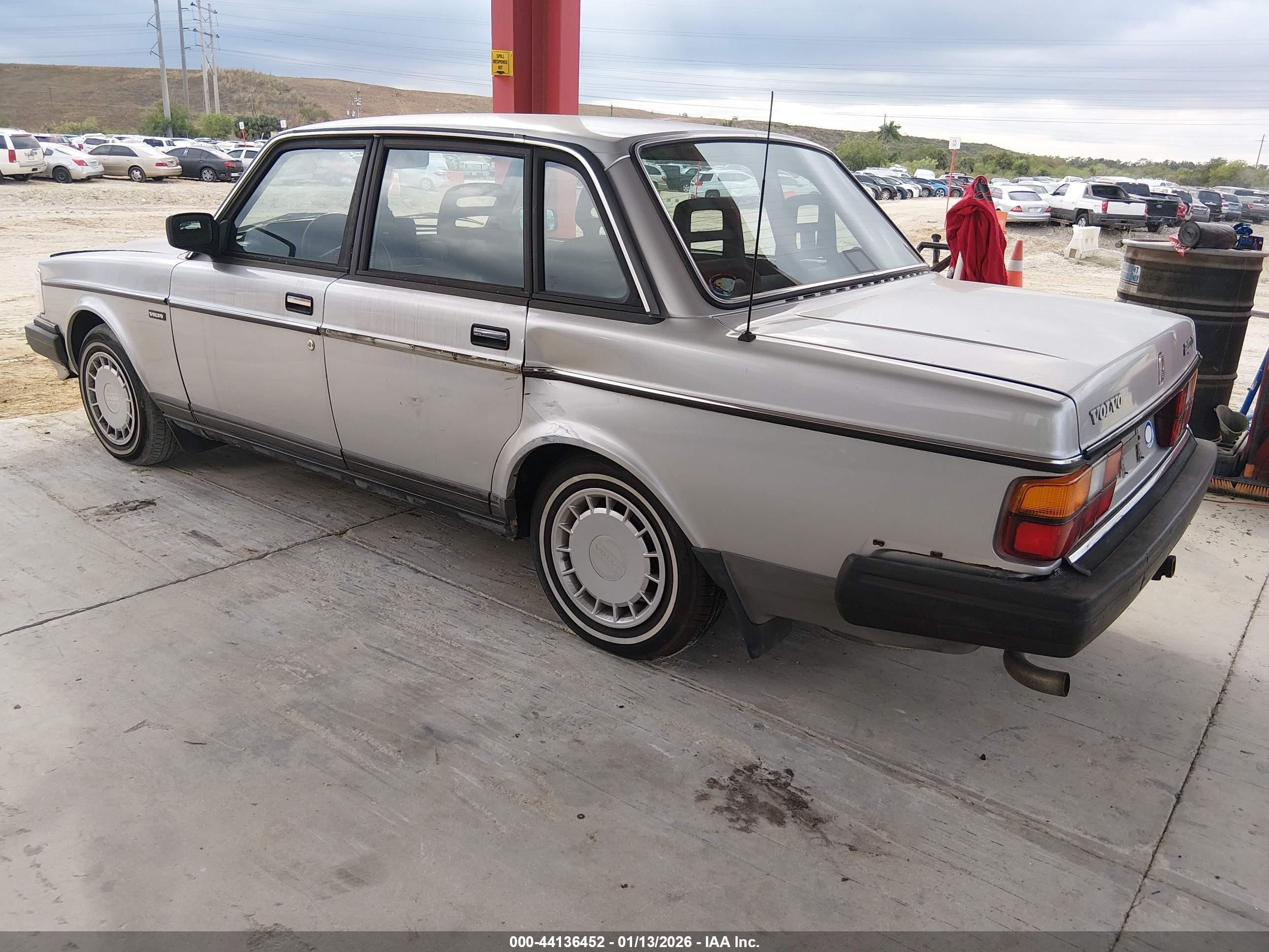 1989 Volvo 244 Dl/gl Silver vin: YV1AX8849K1371297