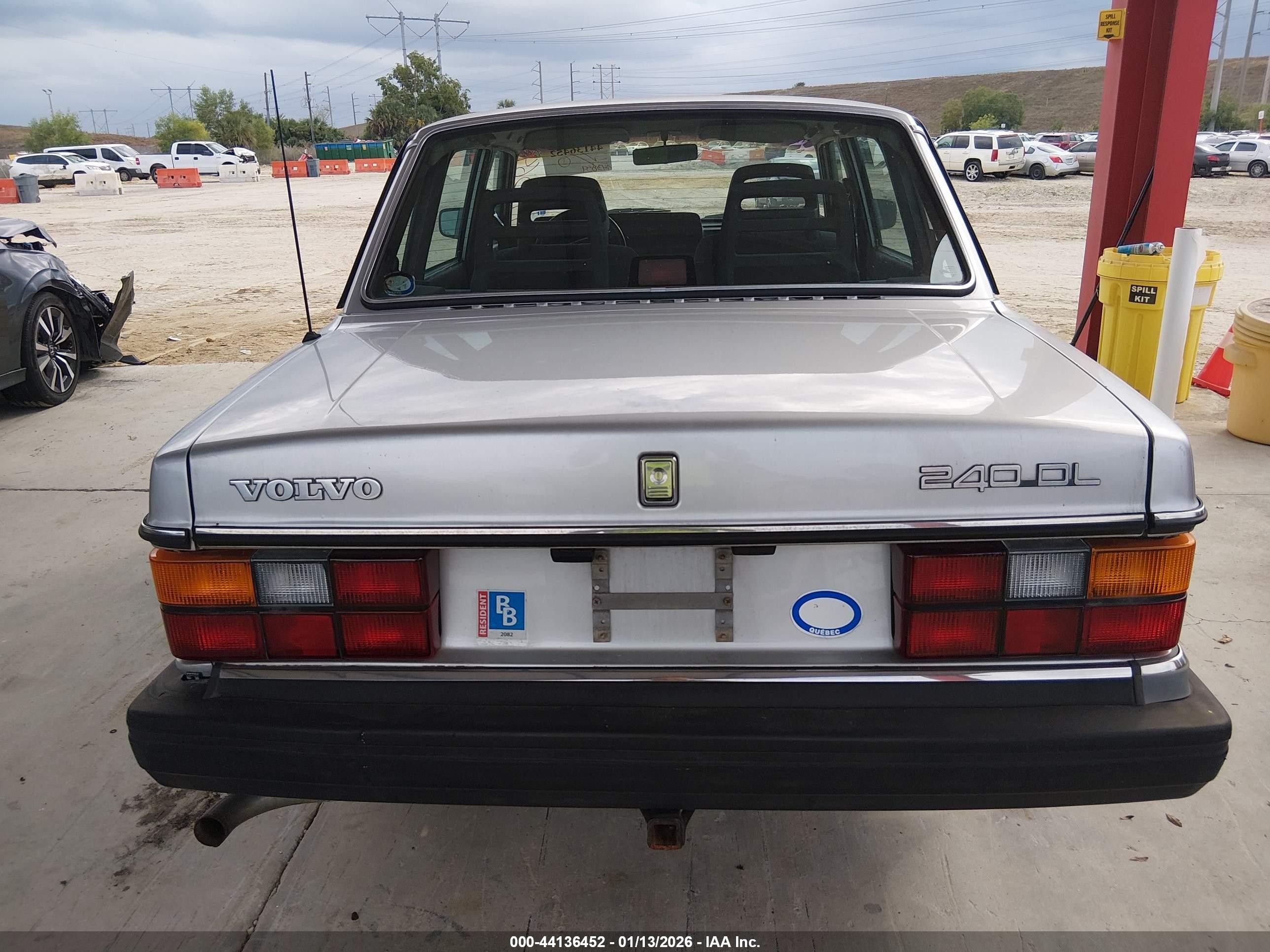 1989 Volvo 244 Dl/gl Silver vin: YV1AX8849K1371297