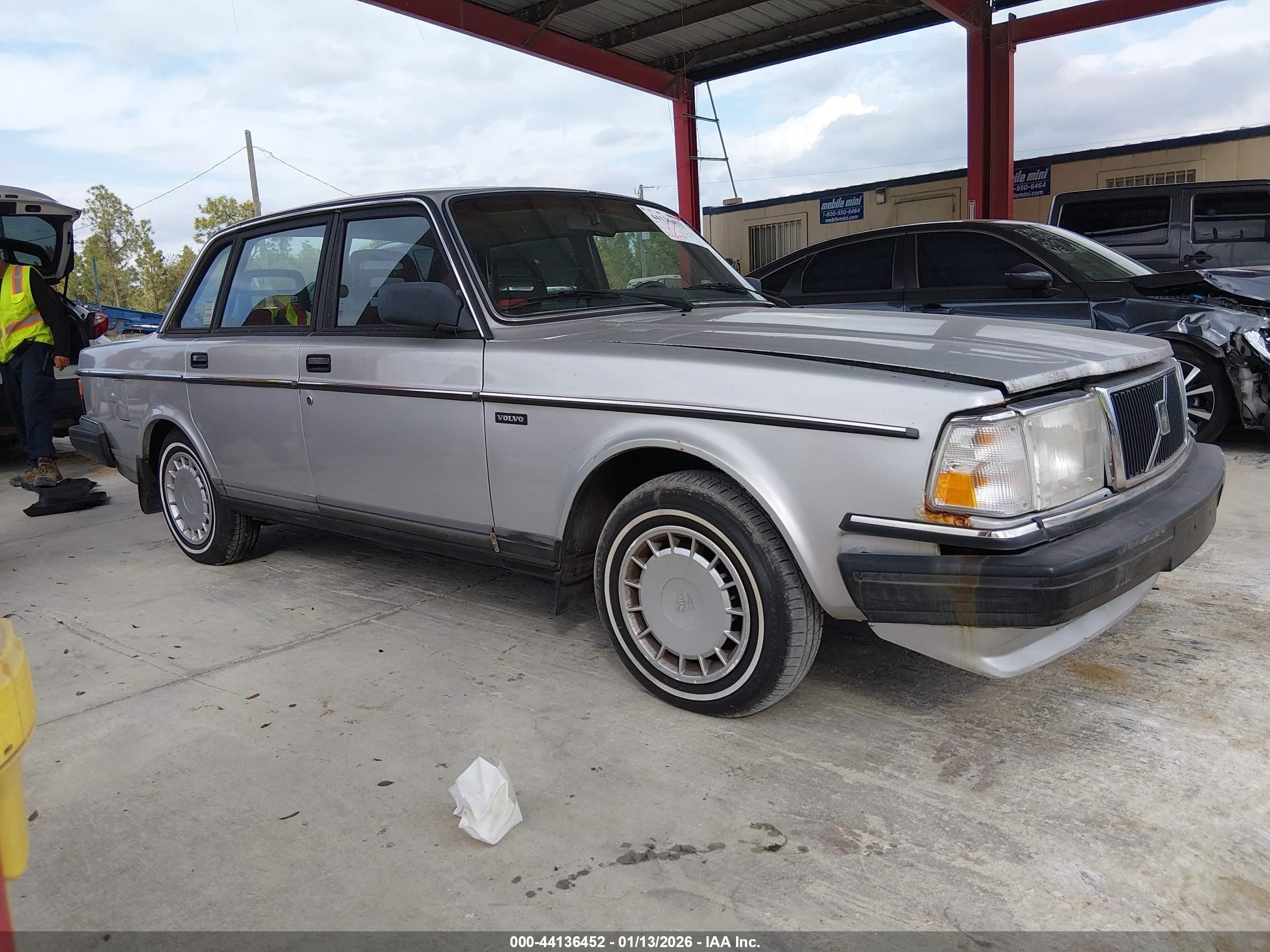 1989 Volvo 244 Dl/gl Silver vin: YV1AX8849K1371297