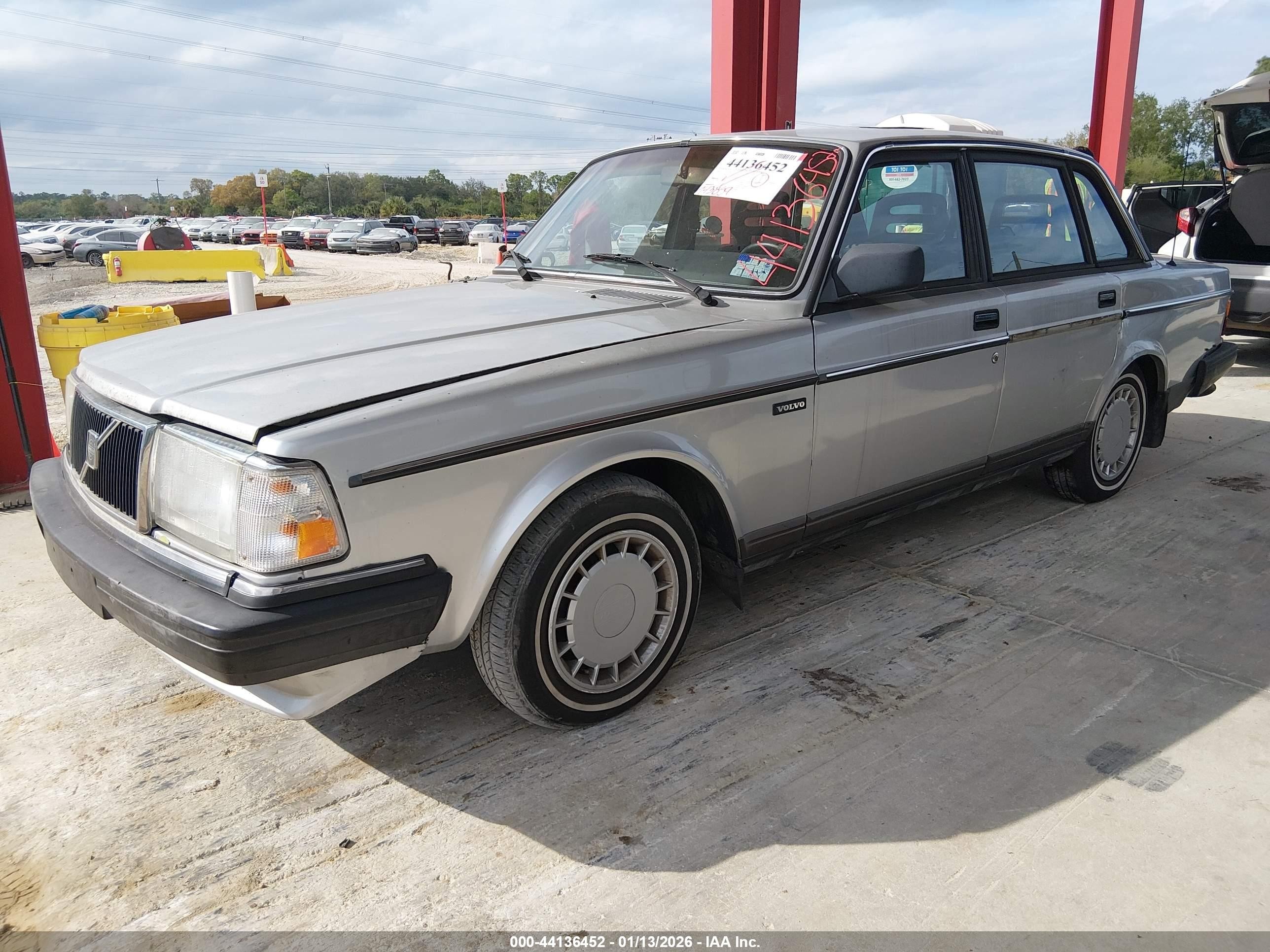 1989 Volvo 244 Dl/gl Silver vin: YV1AX8849K1371297