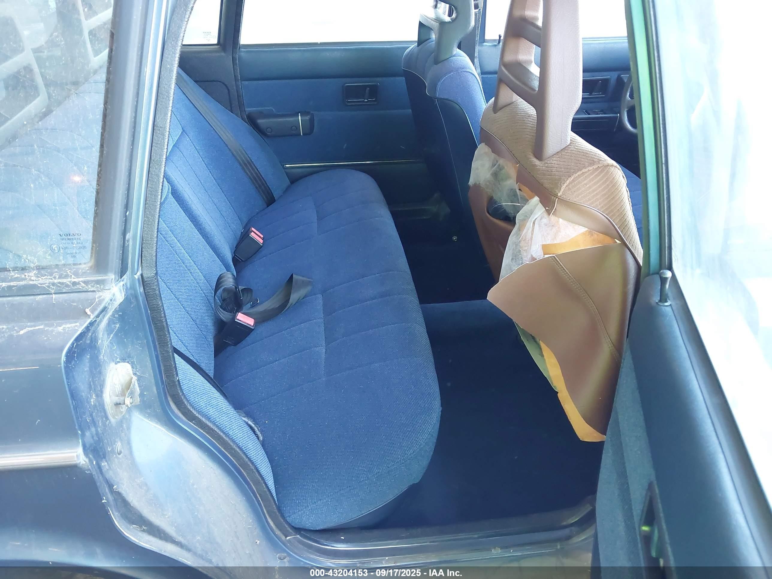 1989 Volvo 244 Dl/gl Blue vin: YV1AX884XK1383085