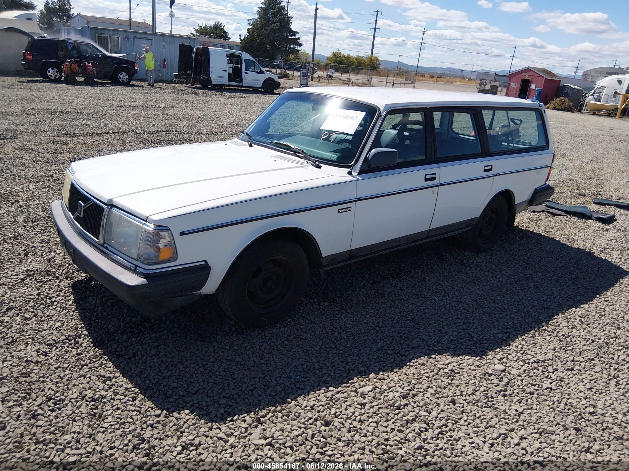 1989 Volvo 245 Dl/gl White vin: YV1AX8853K1830431