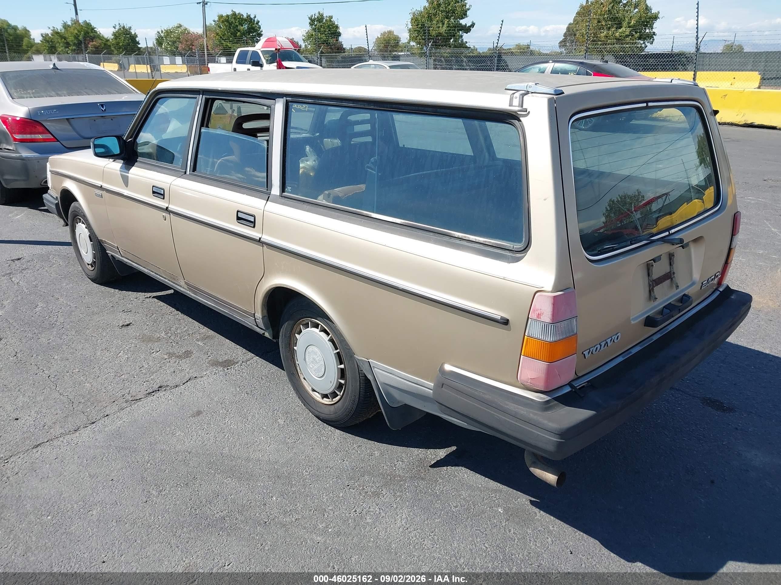 1986 Volvo 245 Dl/gl Золотой vin: YV1AX885XG1677389