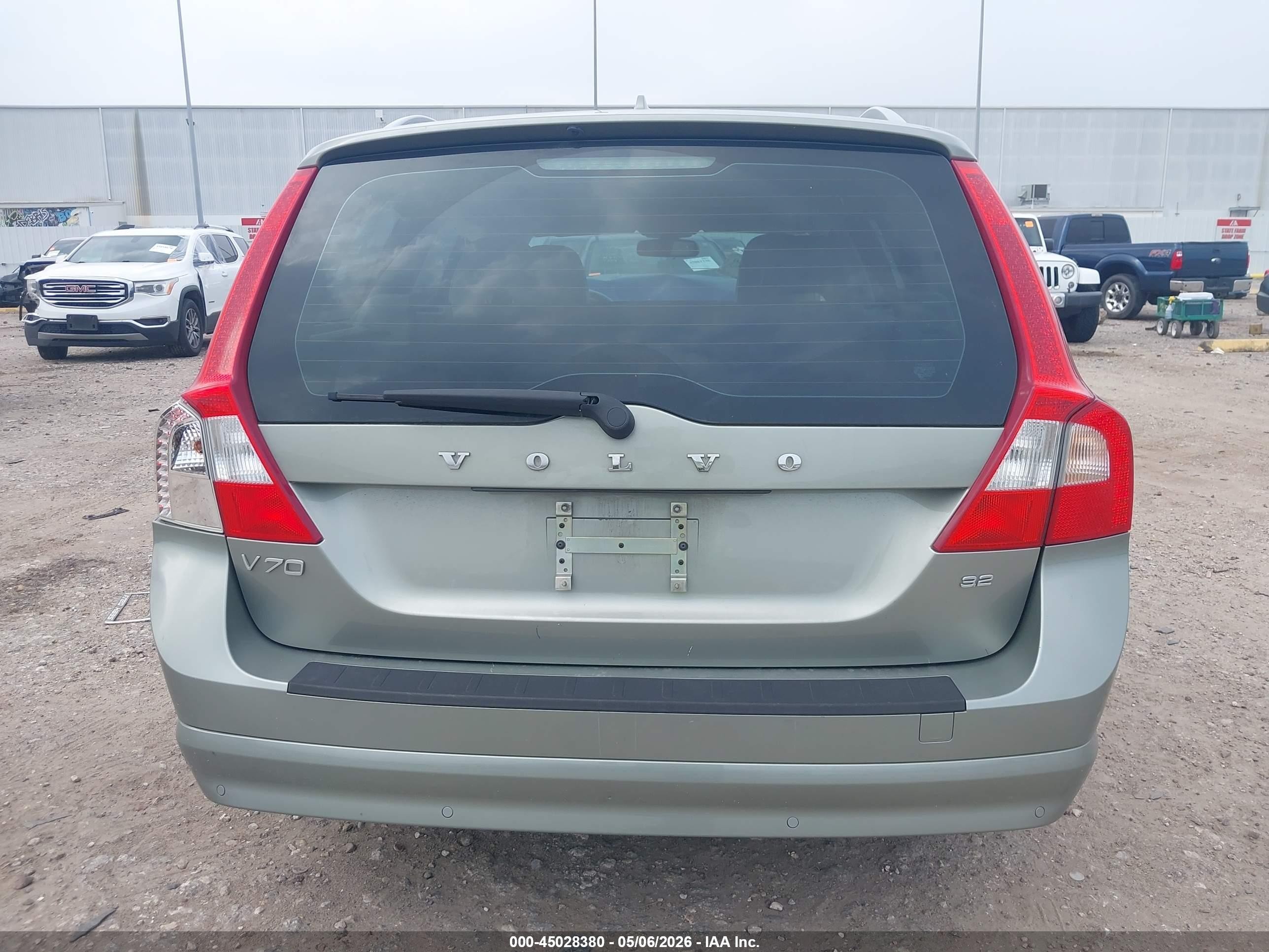 2008 Volvo V70 3.2 Green vin: YV1BW982081045697