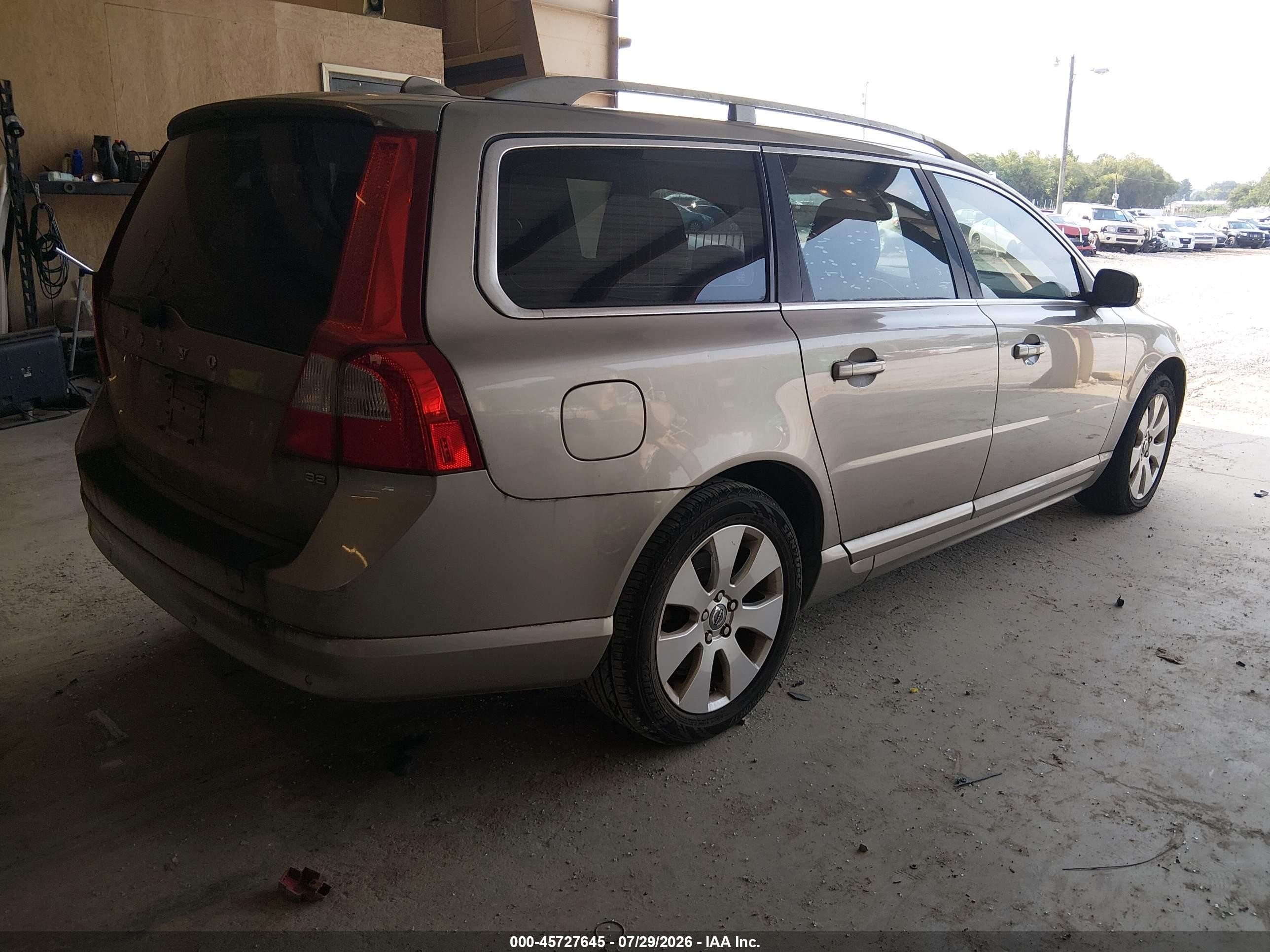 2008 Volvo V70 3.2 Золотой vin: YV1BW982181011199