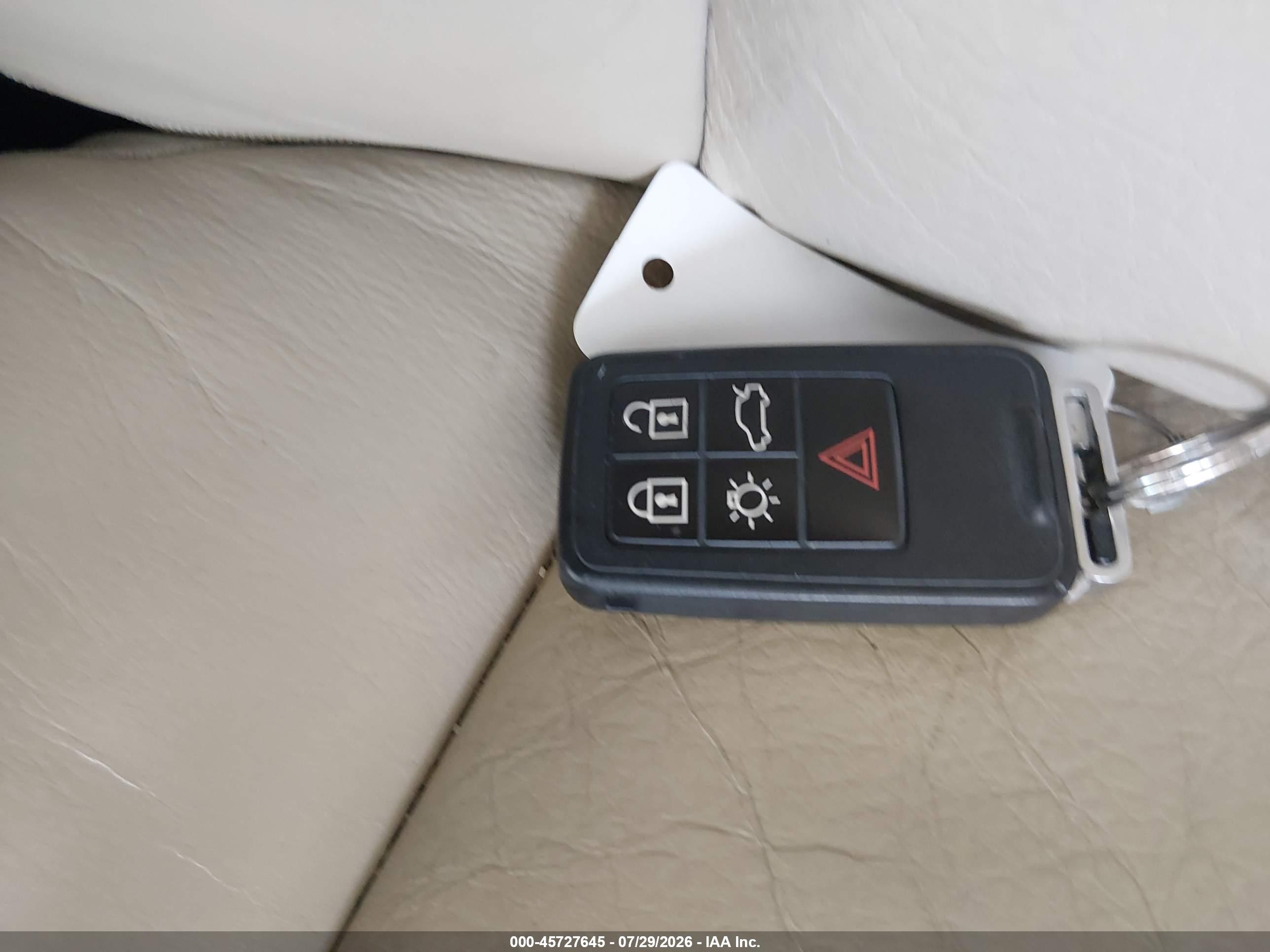 2008 Volvo V70 3.2 Золотой vin: YV1BW982181011199
