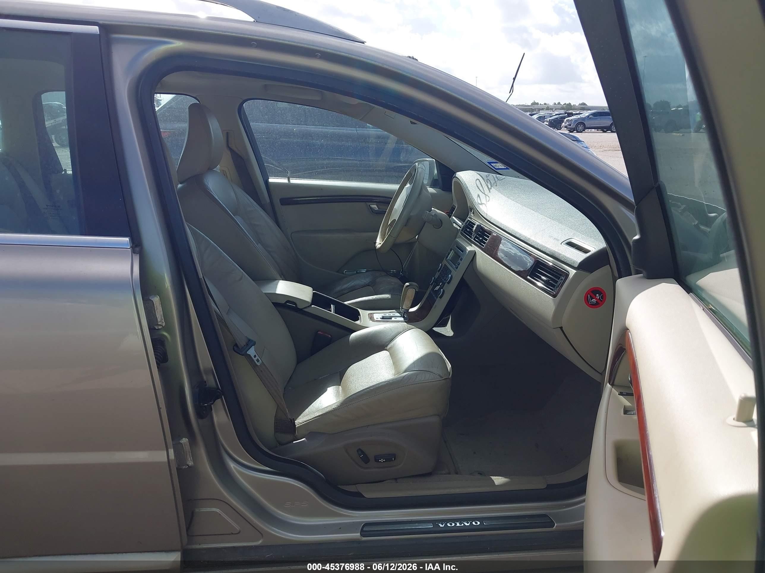 2008 Volvo V70 3.2 Brown vin: YV1BW982381013228