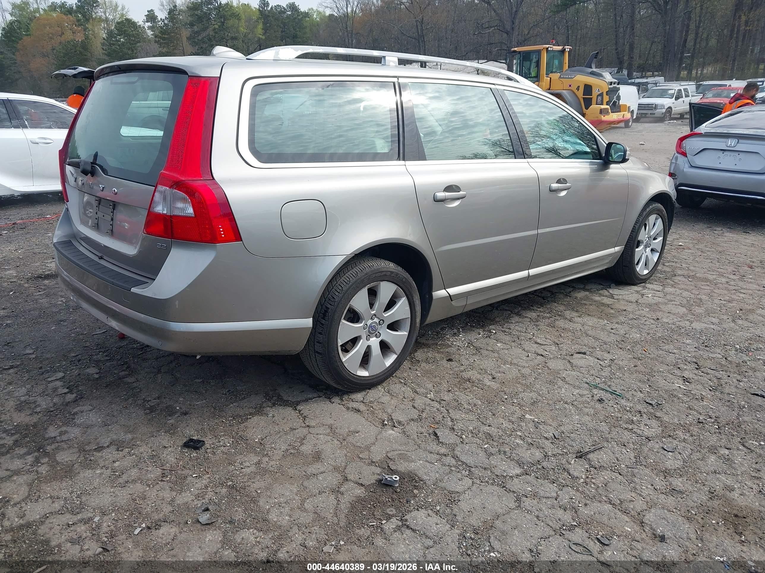 2008 Volvo V70 3.2 Tan vin: YV1BW982481012203