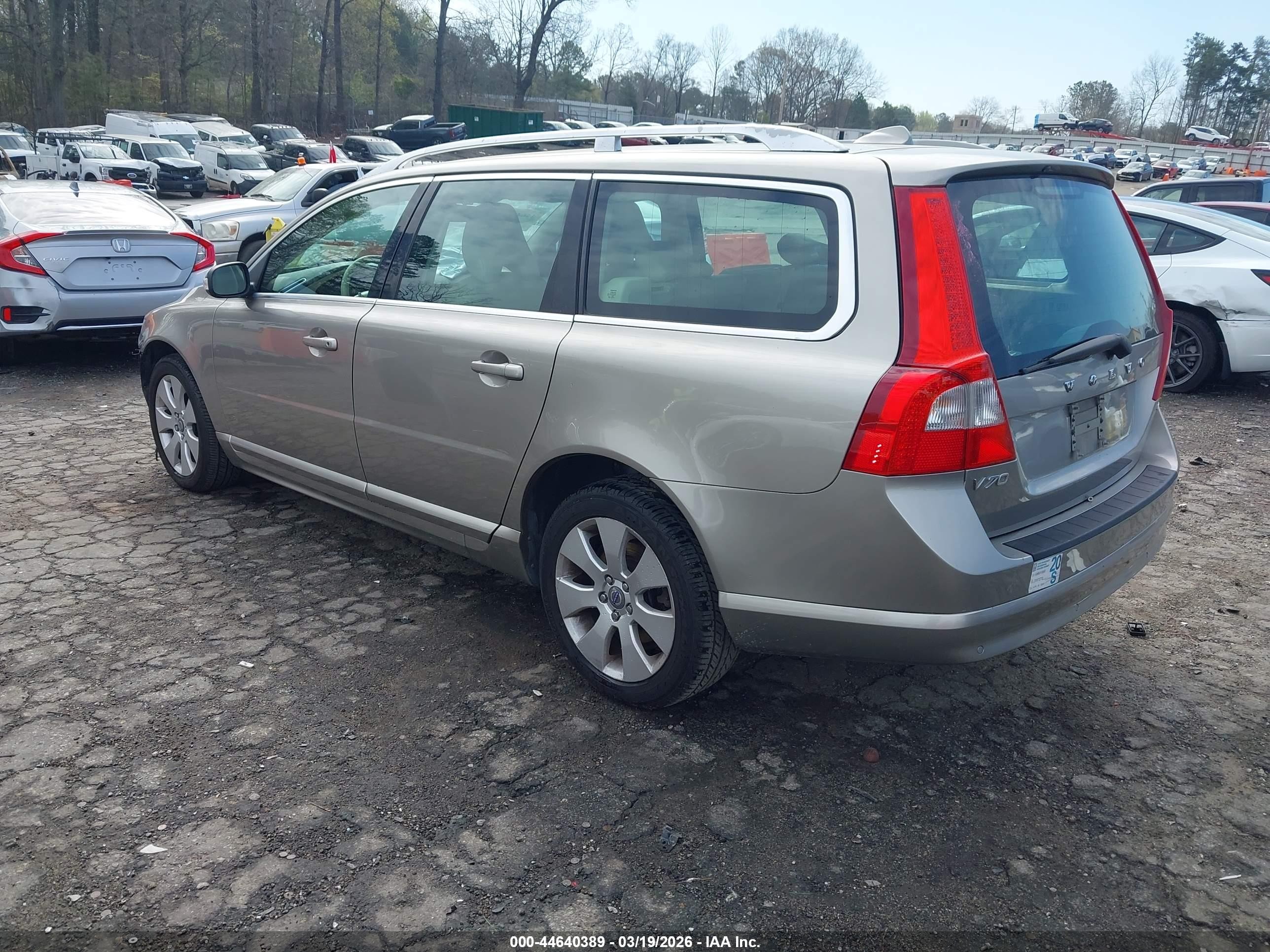 2008 Volvo V70 3.2 Tan vin: YV1BW982481012203