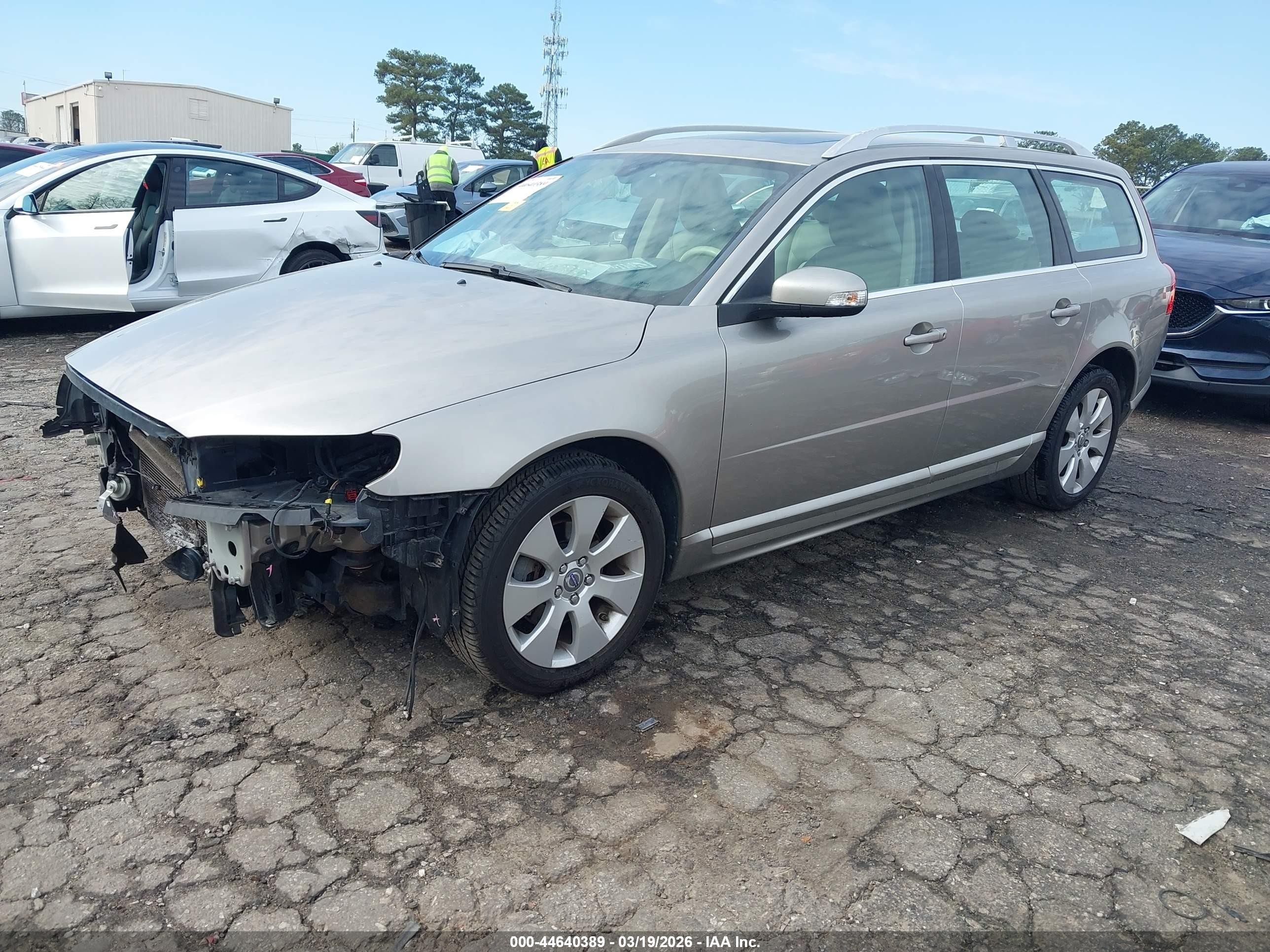 2008 Volvo V70 3.2 Tan vin: YV1BW982481012203
