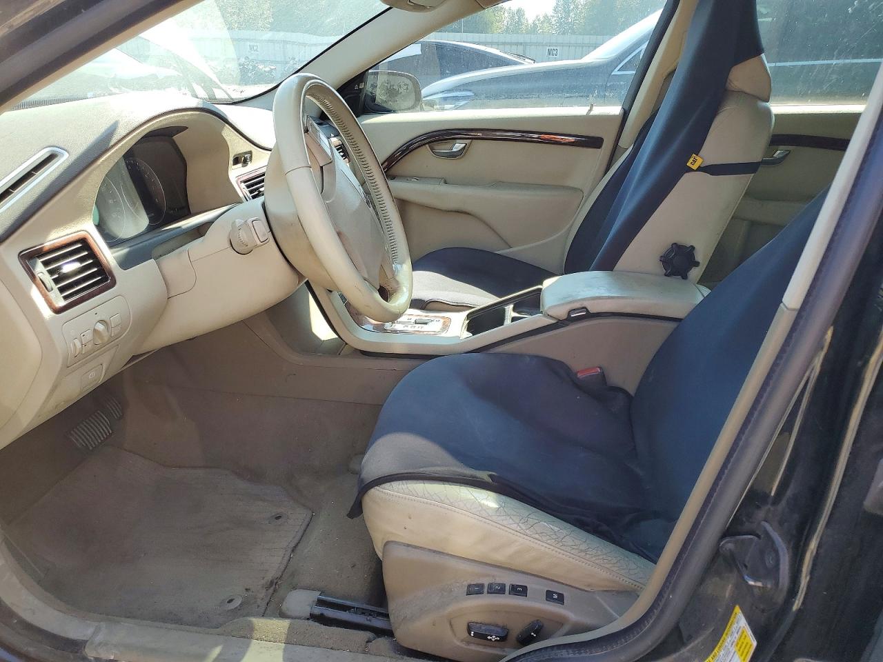 2008 Volvo V70 3.2 Black vin: YV1BW982881044748