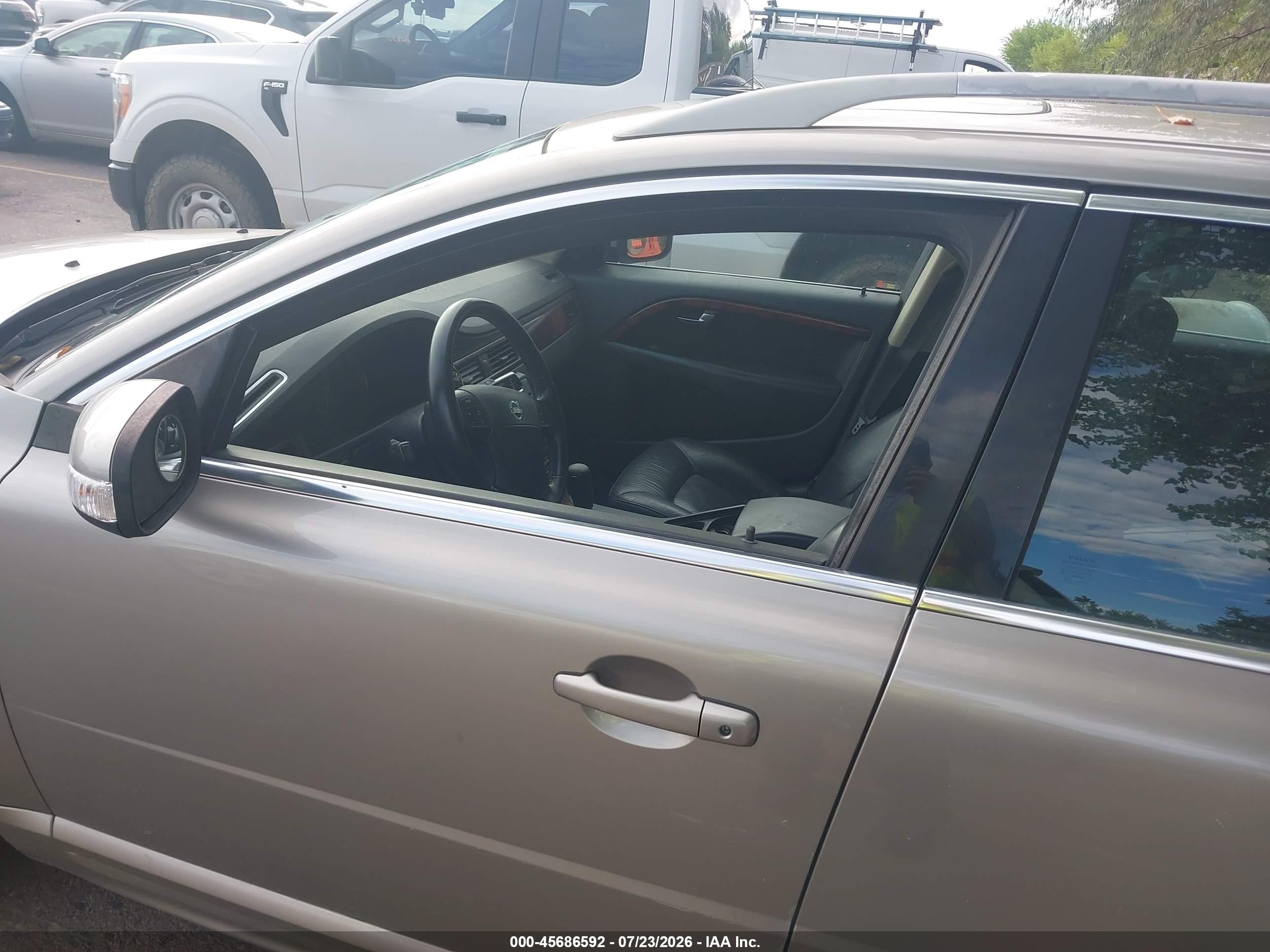 2008 Volvo V70 3.2 Золотой vin: YV1BW982X81003327