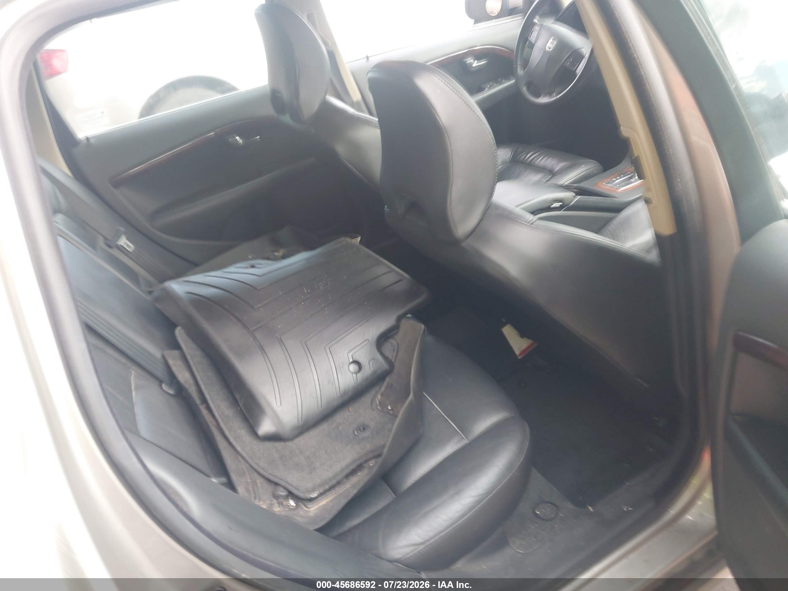 2008 Volvo V70 3.2 Золотой vin: YV1BW982X81003327