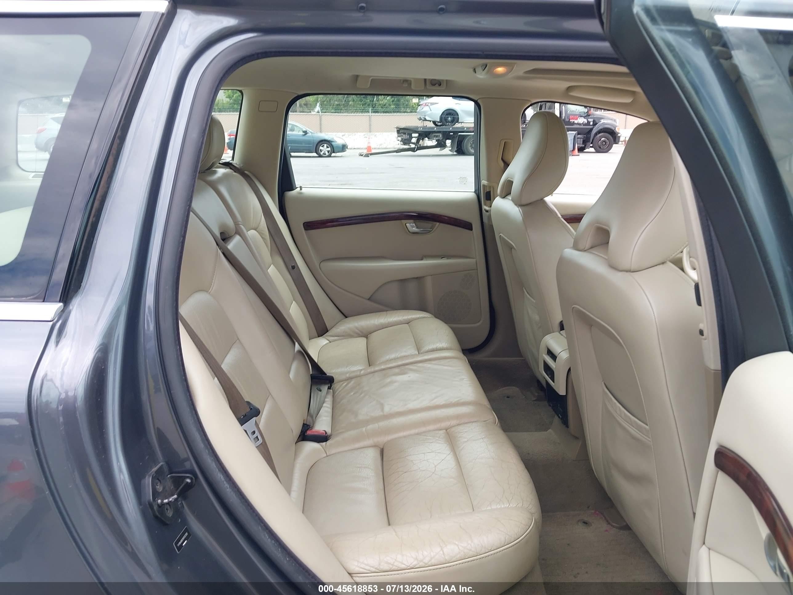 2008 Volvo V70 3.2 Gray vin: YV1BW982X81052592