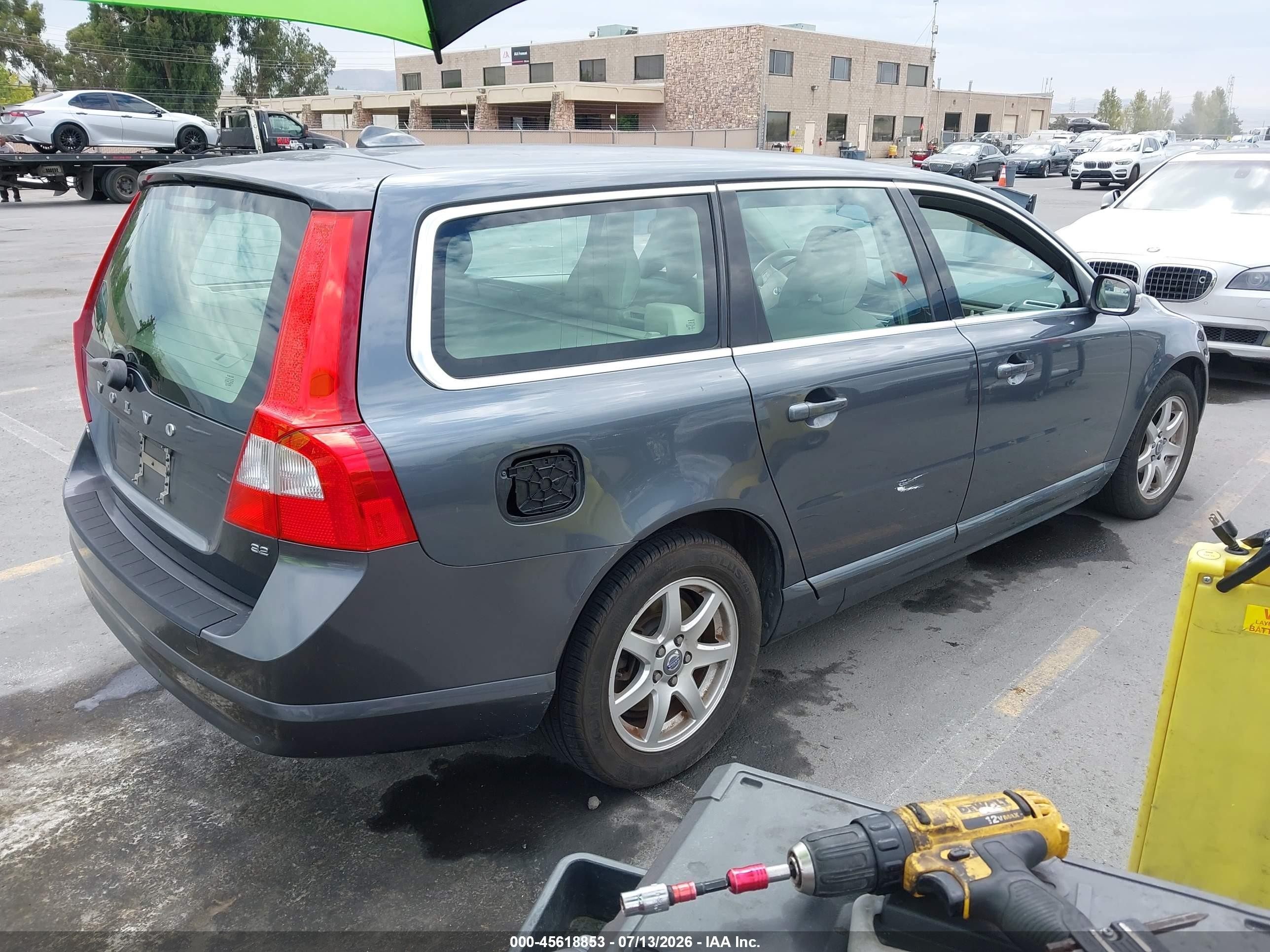2008 Volvo V70 3.2 Gray vin: YV1BW982X81052592