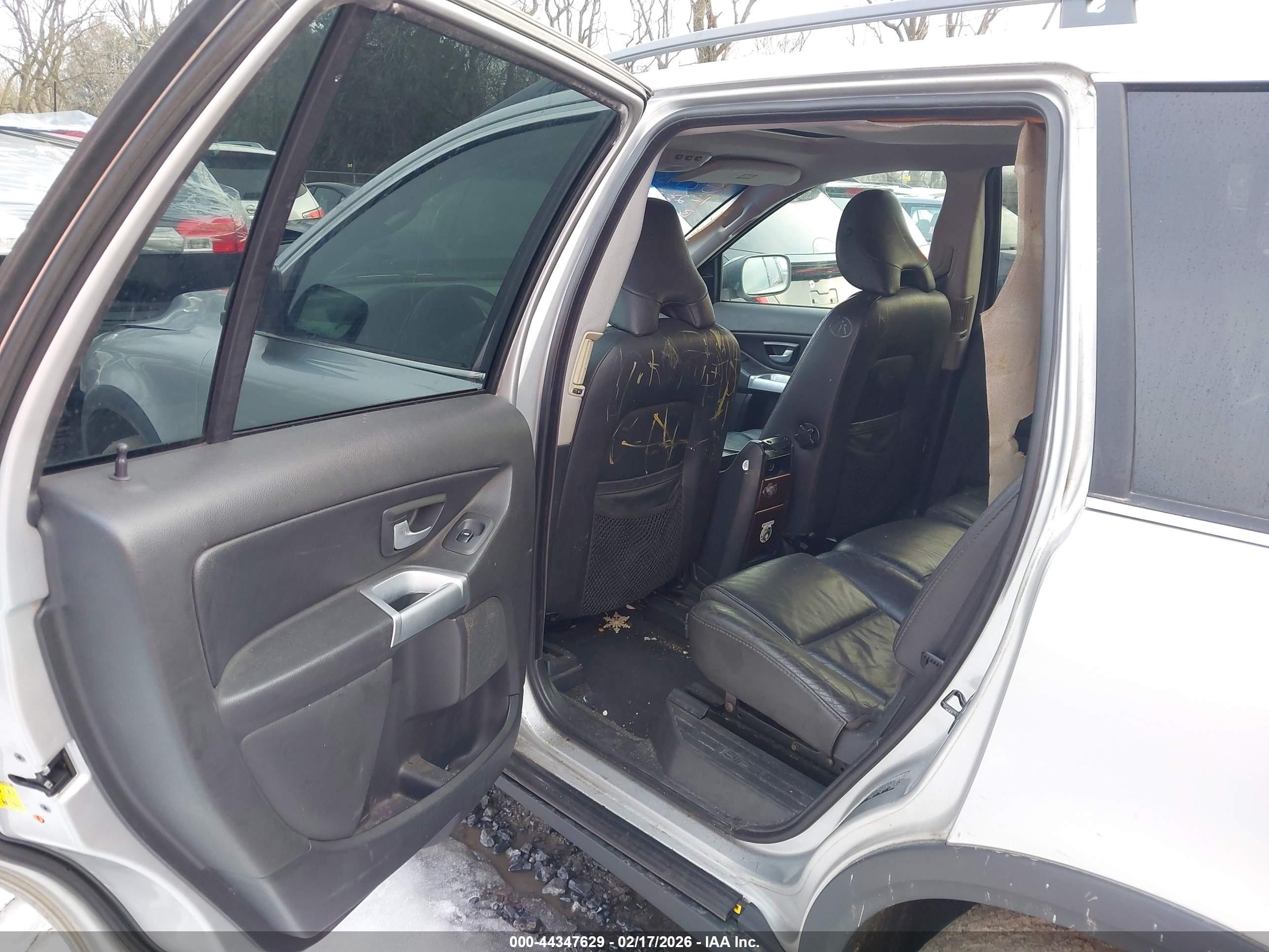 2005 Volvo Xc90 2.5t Awd Серебряный vin: YV1CM592751182908