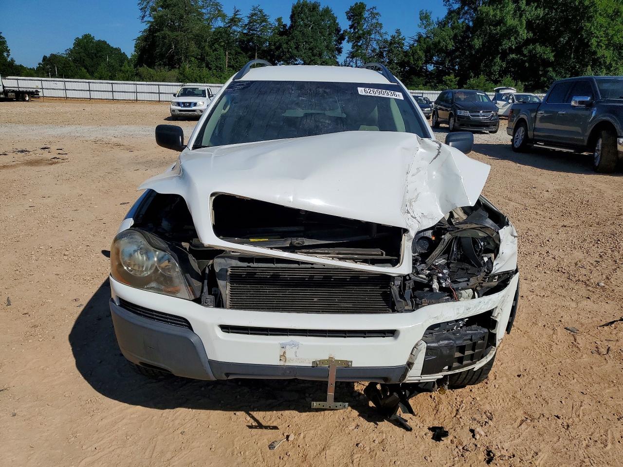 2005 Volvo Xc90 White vin: YV1CN592551138080