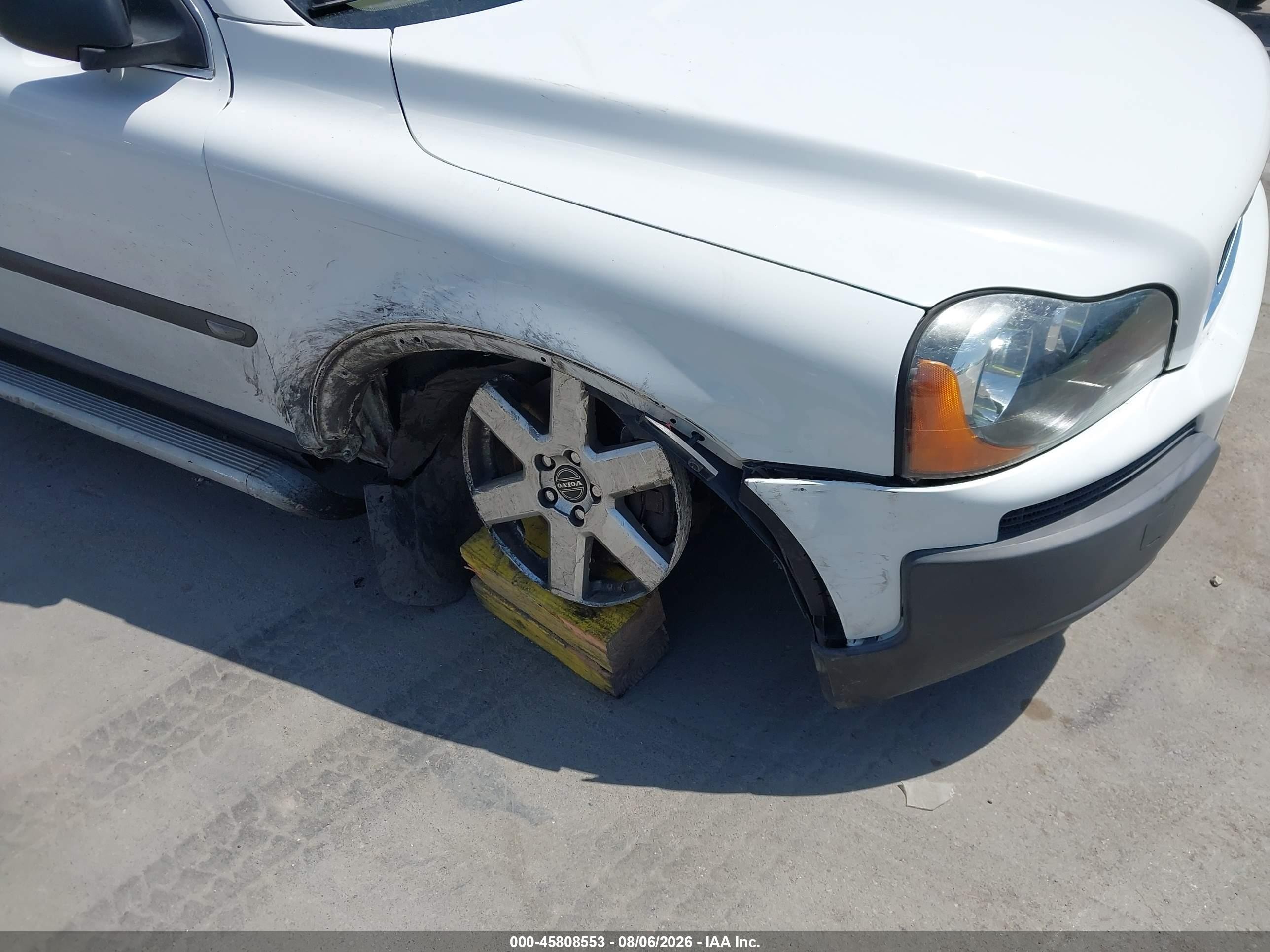 2005 Volvo Xc90 2.5t White vin: YV1CN592X51212318