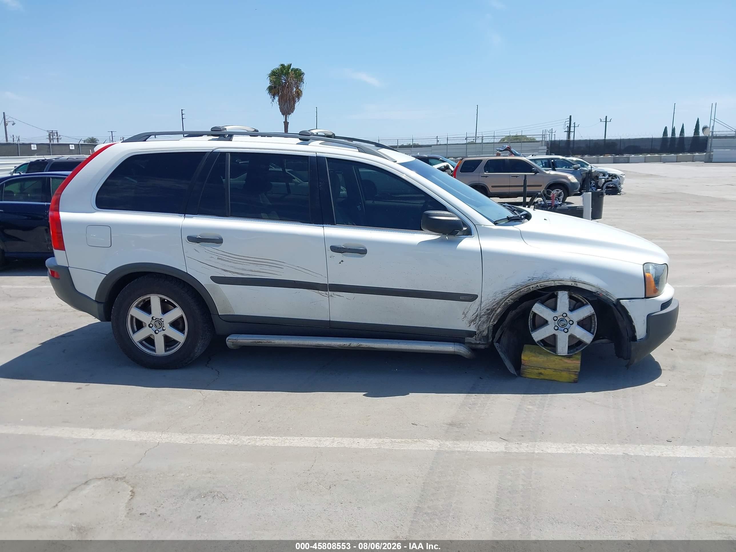 2005 Volvo Xc90 2.5t White vin: YV1CN592X51212318