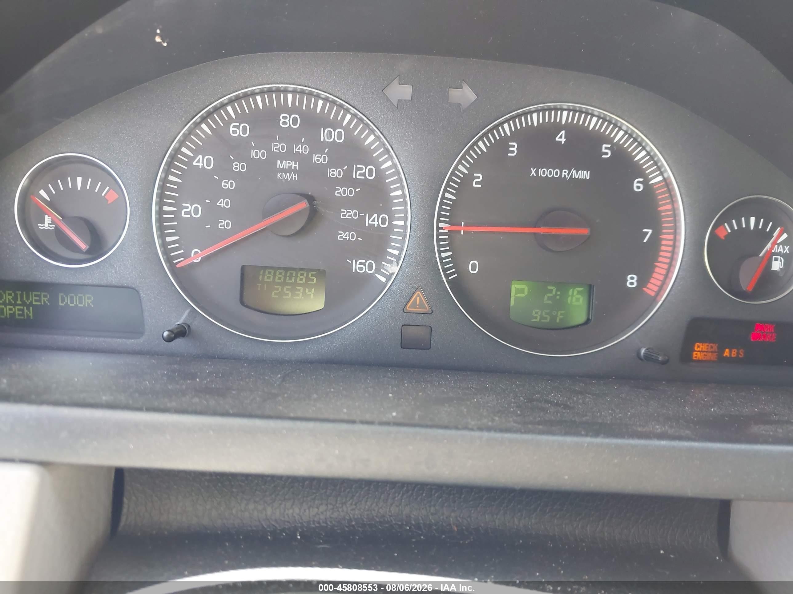 2005 Volvo Xc90 2.5t White vin: YV1CN592X51212318