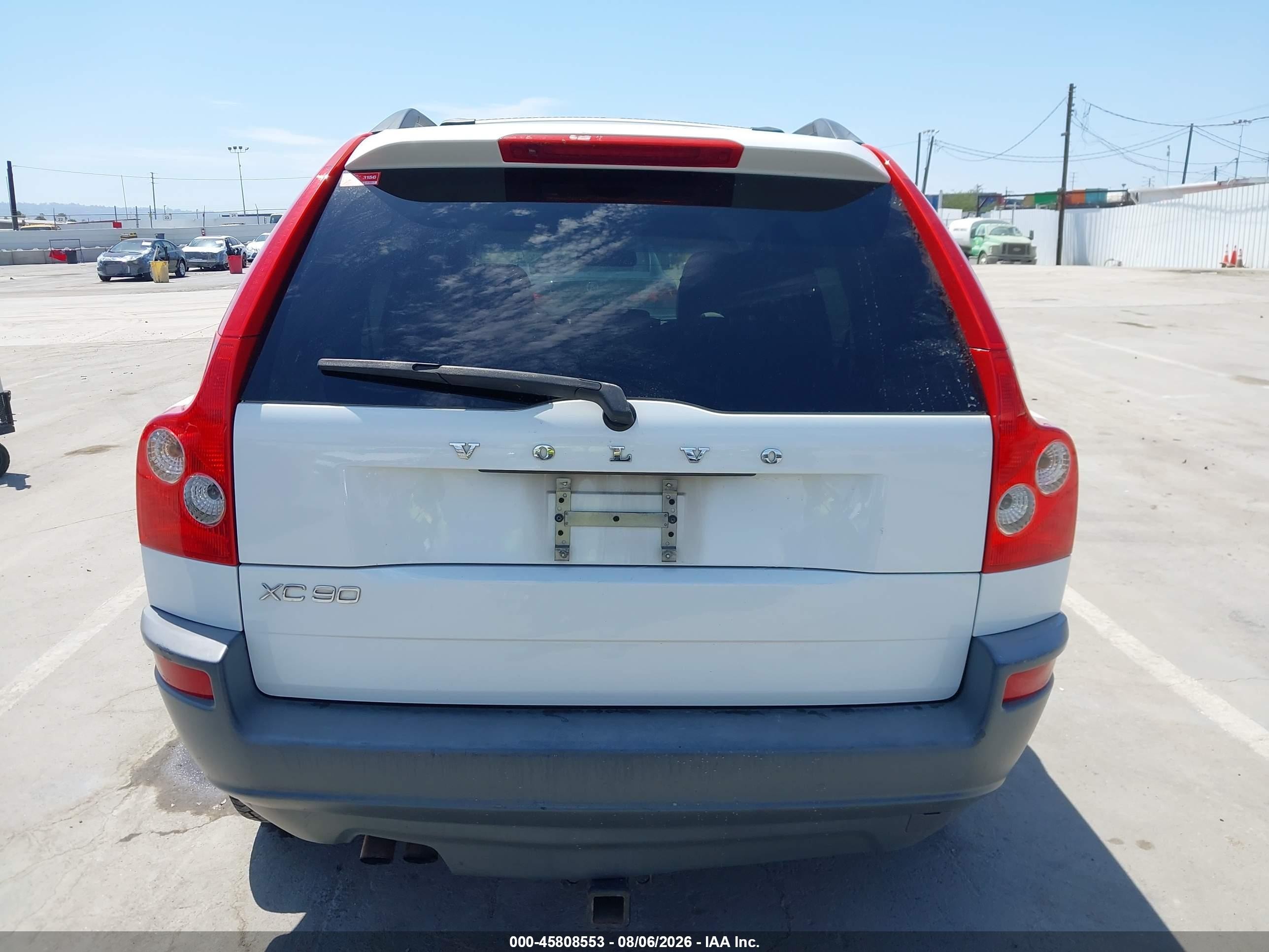 2005 Volvo Xc90 2.5t White vin: YV1CN592X51212318