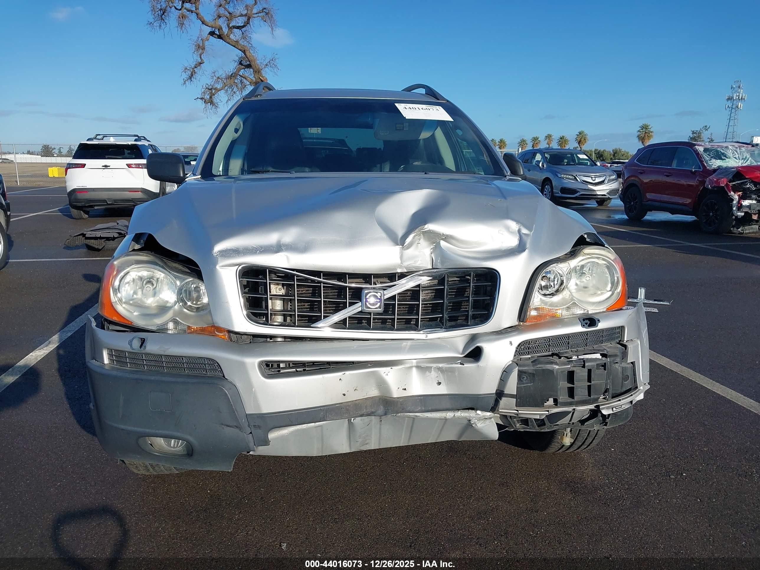 2005 Volvo Xc90 2.5t Awd Silver vin: YV1CZ592151208954