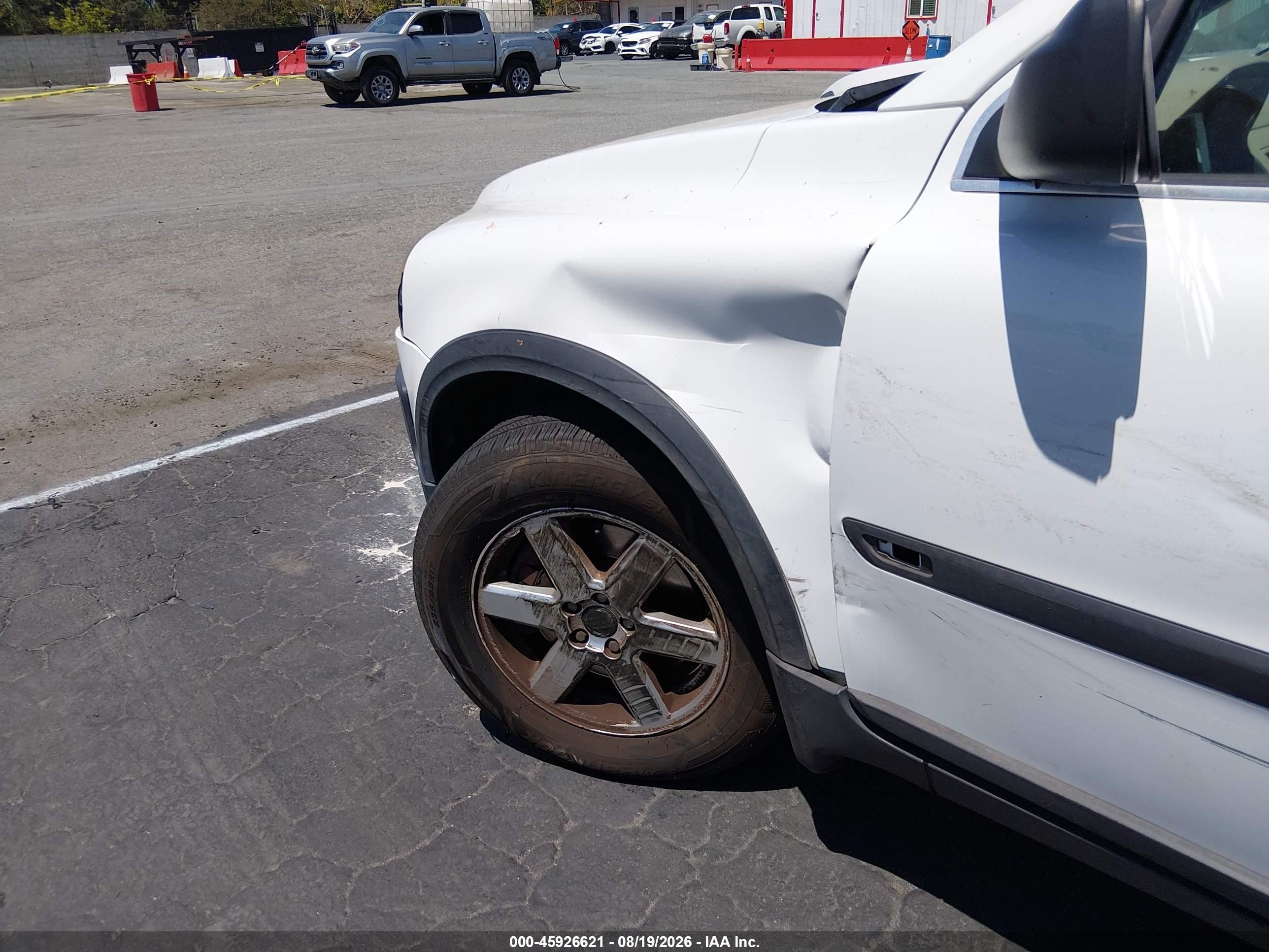 2005 Volvo Xc90 2.5t Awd White vin: YV1CZ592651189592