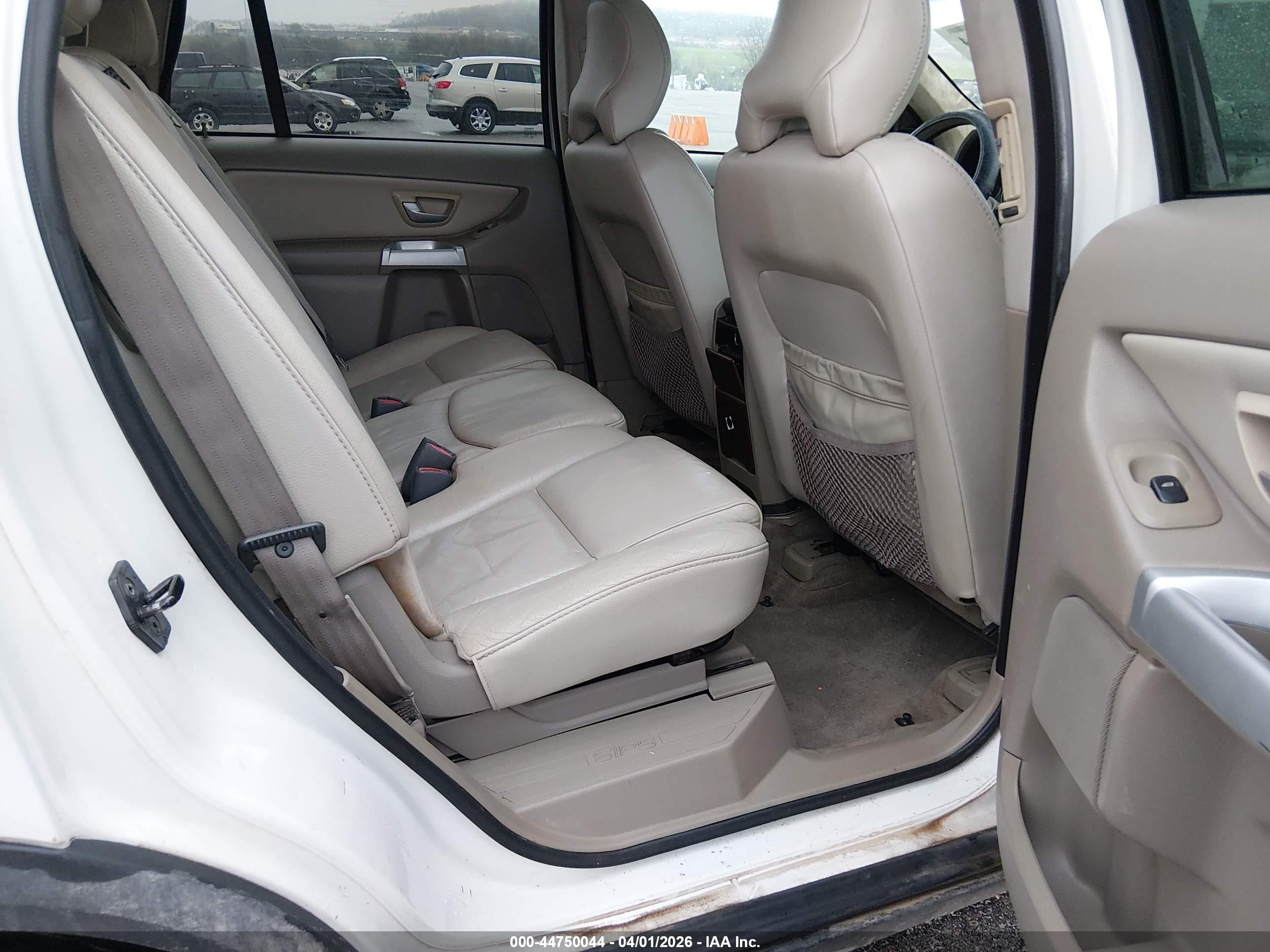 2004 Volvo Xc90 2.5t Awd White vin: YV1CZ59H141081481