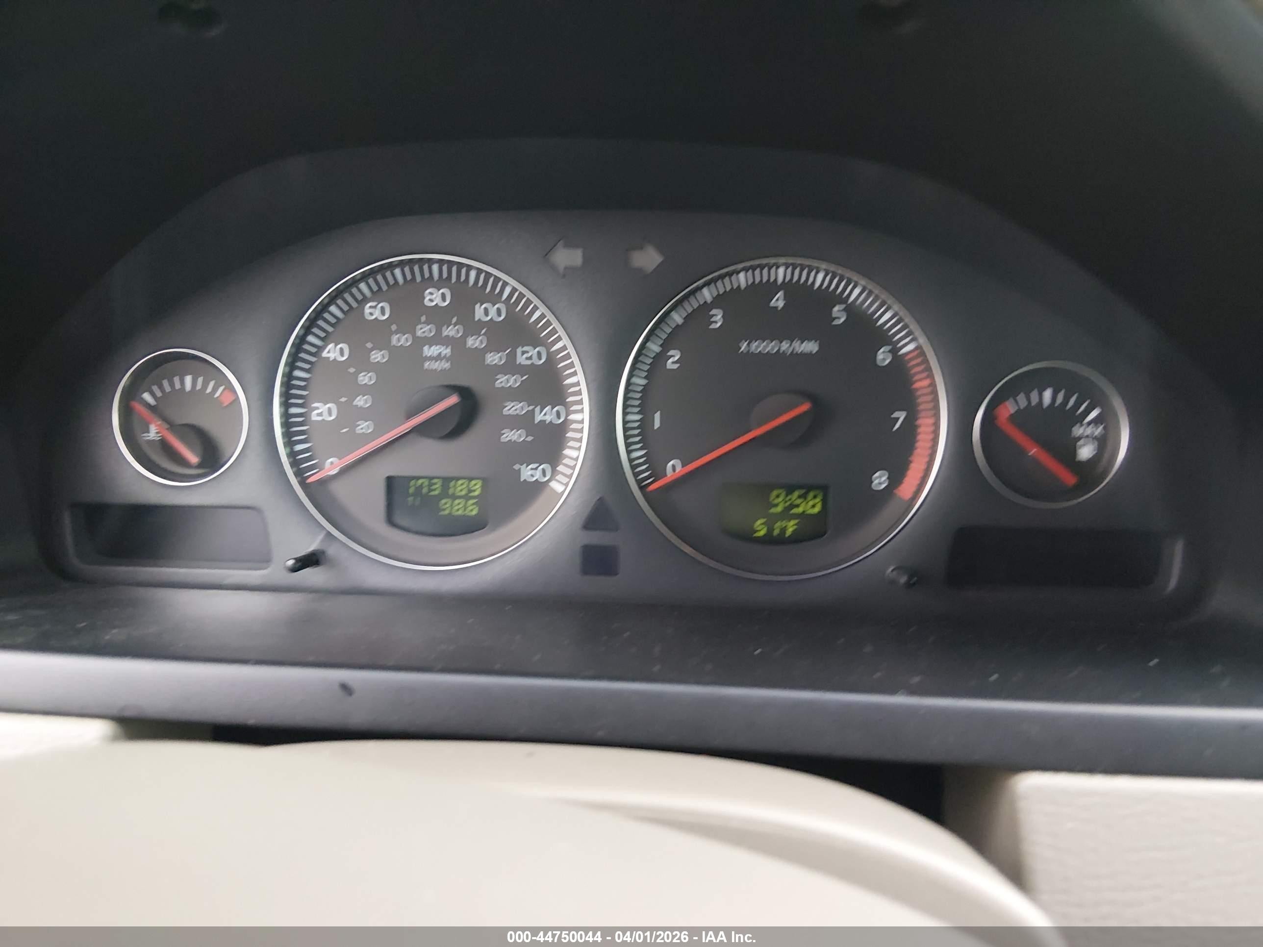 2004 Volvo Xc90 2.5t Awd White vin: YV1CZ59H141081481