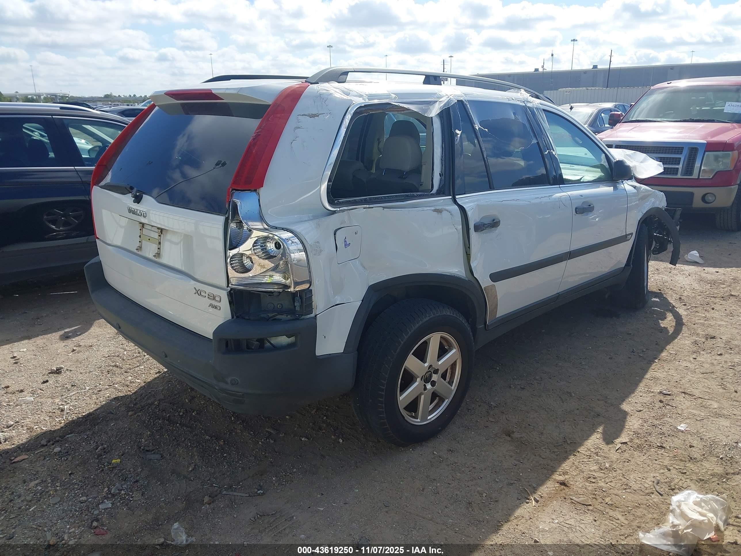 2004 Volvo Xc90 2.5t Awd Белый vin: YV1CZ59H441084214
