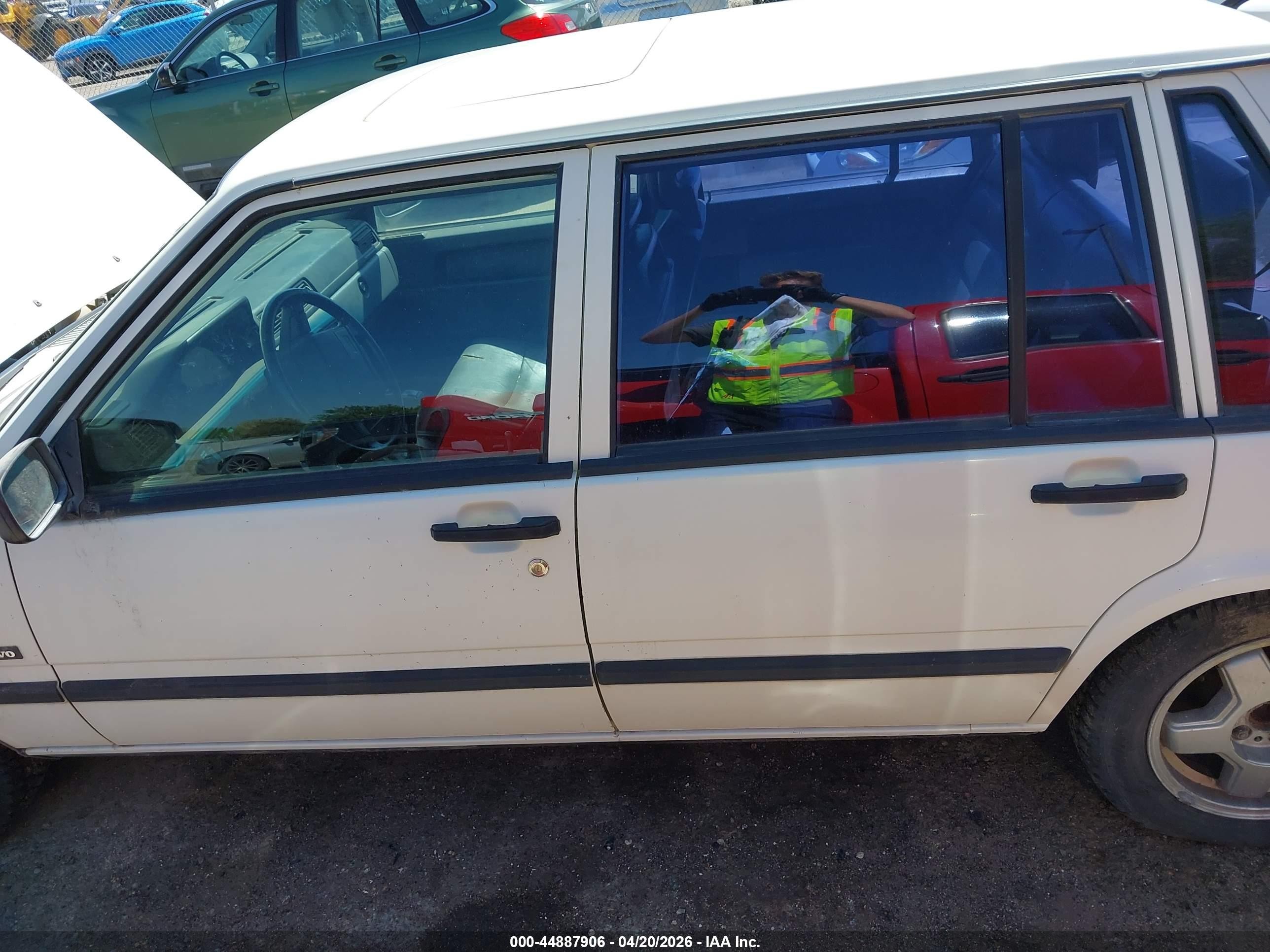 1991 Volvo 740 Se White vin: YV1FA8741M2520792