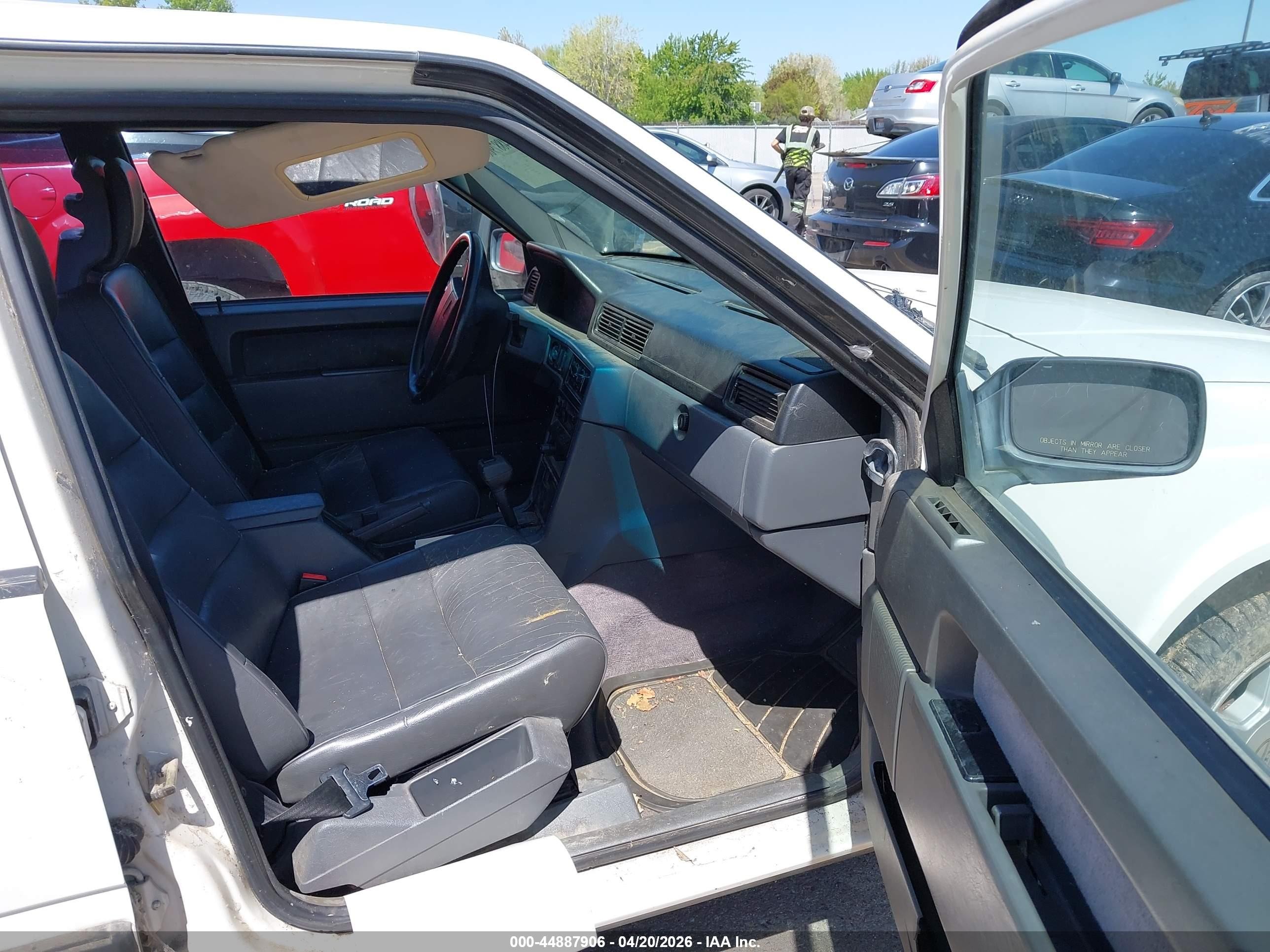1991 Volvo 740 Se White vin: YV1FA8741M2520792