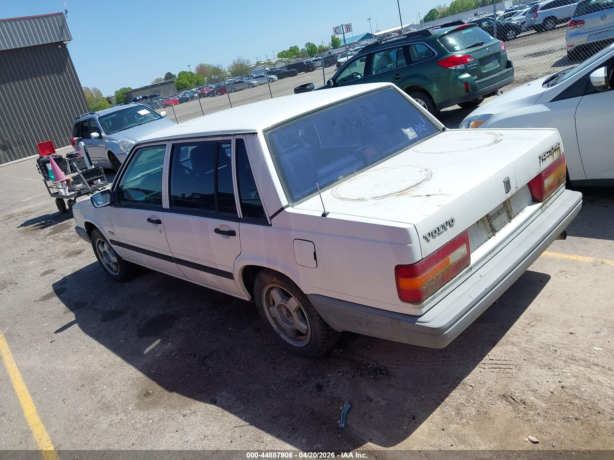 1991 Volvo 740 Se White vin: YV1FA8741M2520792
