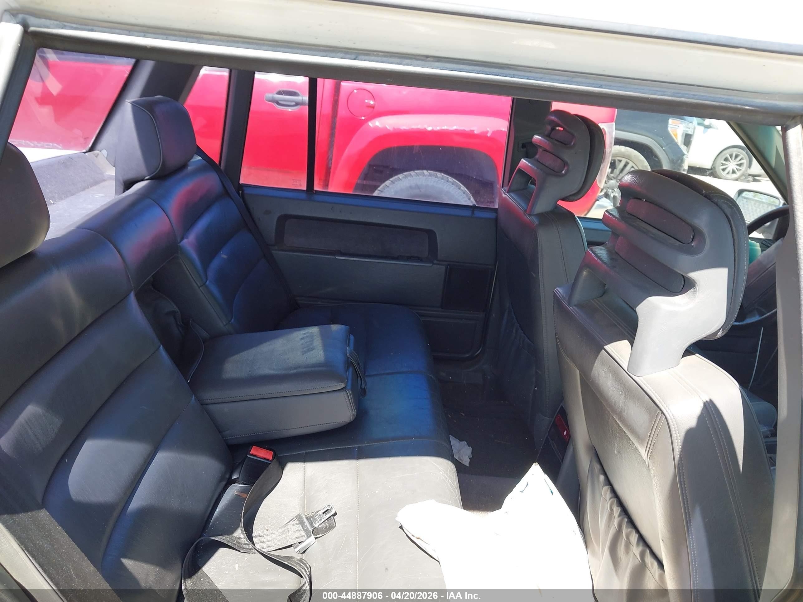 1991 Volvo 740 Se White vin: YV1FA8741M2520792