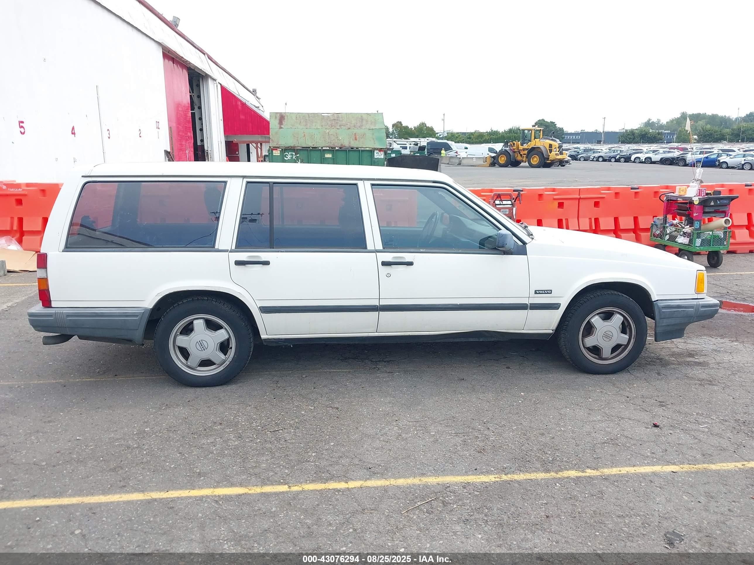 1991 Volvo 740 Se White vin: YV1FA8754M2336309