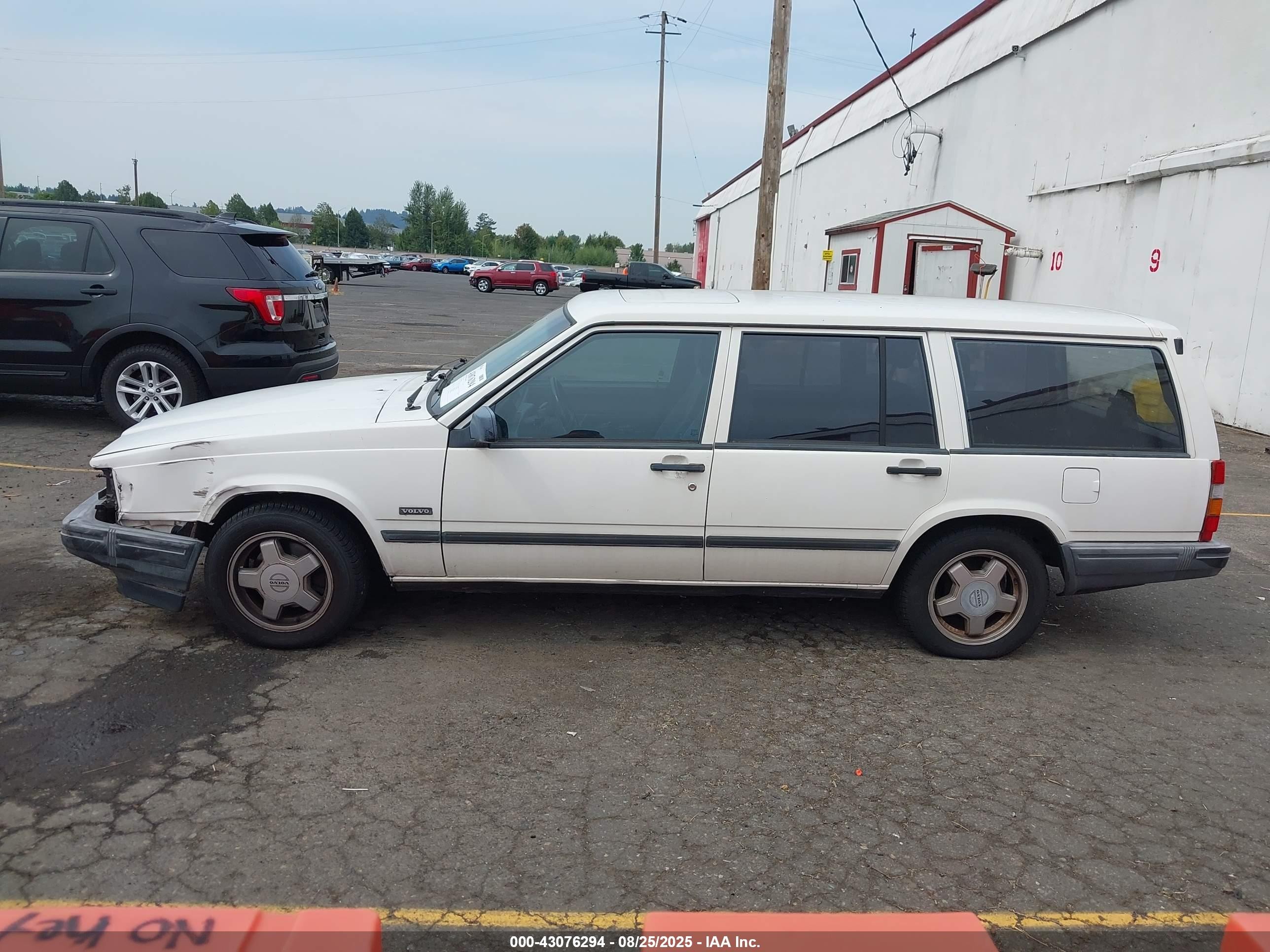 1991 Volvo 740 Se White vin: YV1FA8754M2336309