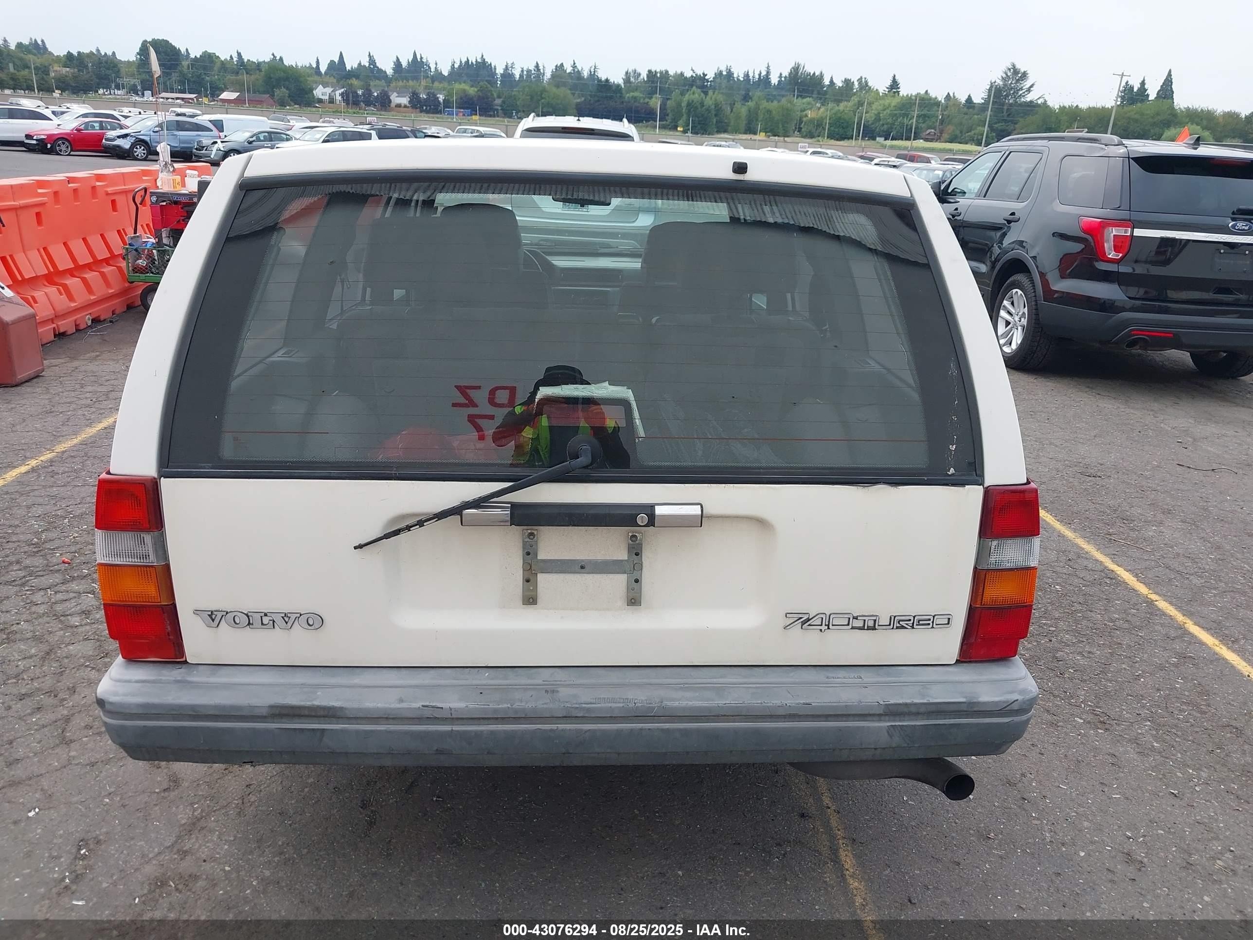 1991 Volvo 740 Se White vin: YV1FA8754M2336309