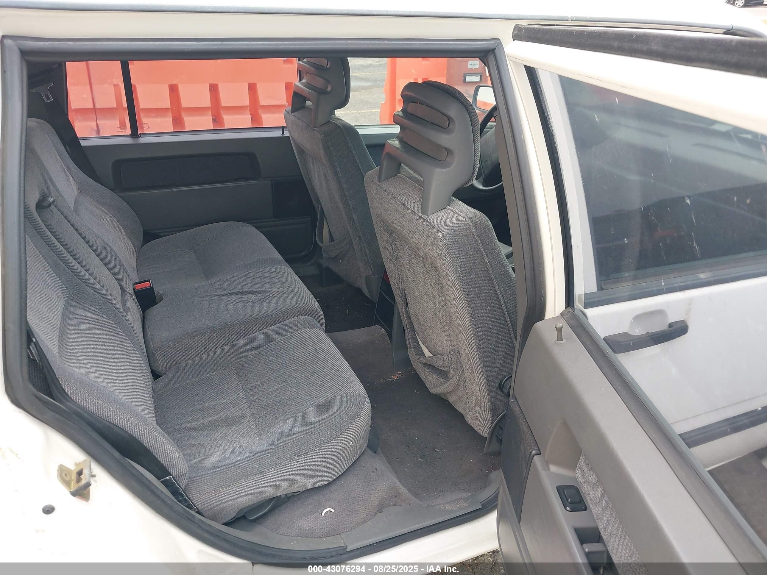 1991 Volvo 740 Se White vin: YV1FA8754M2336309