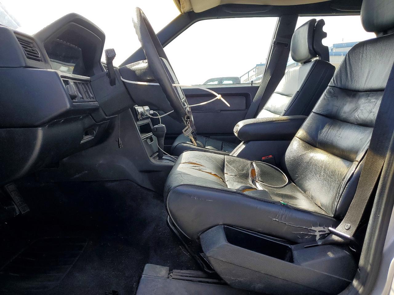 1991 Volvo 740 Base Серебряный vin: YV1FA8756M2322802