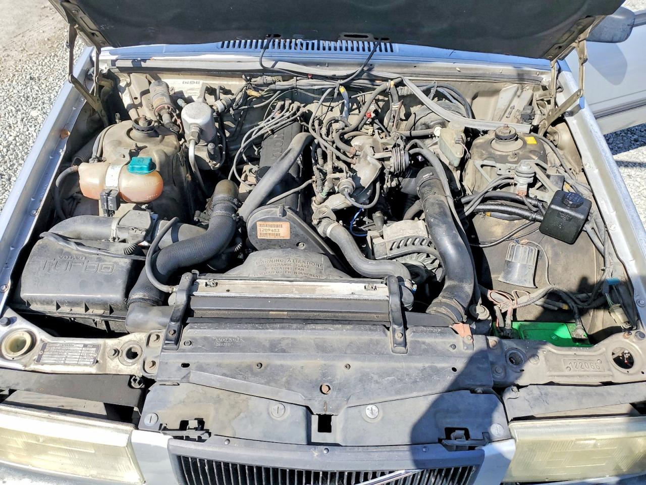 1991 Volvo 740 Base Серебряный vin: YV1FA8756M2322802