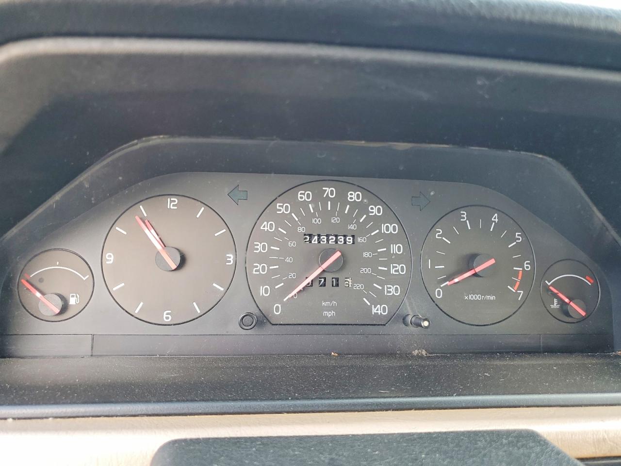 1991 Volvo 740 White vin: YV1FA8846M2510323