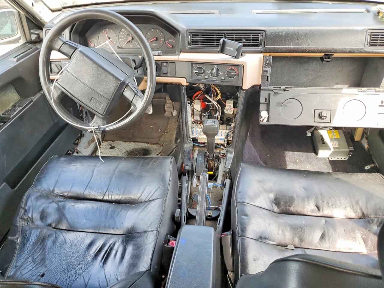 1991 Volvo 740 White vin: YV1FA8846M2510323