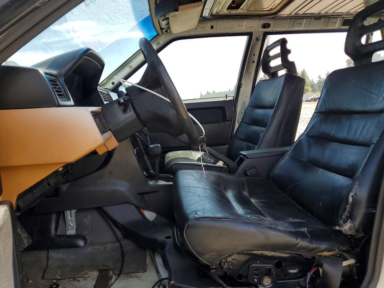 1991 Volvo 740 White vin: YV1FA8846M2510323