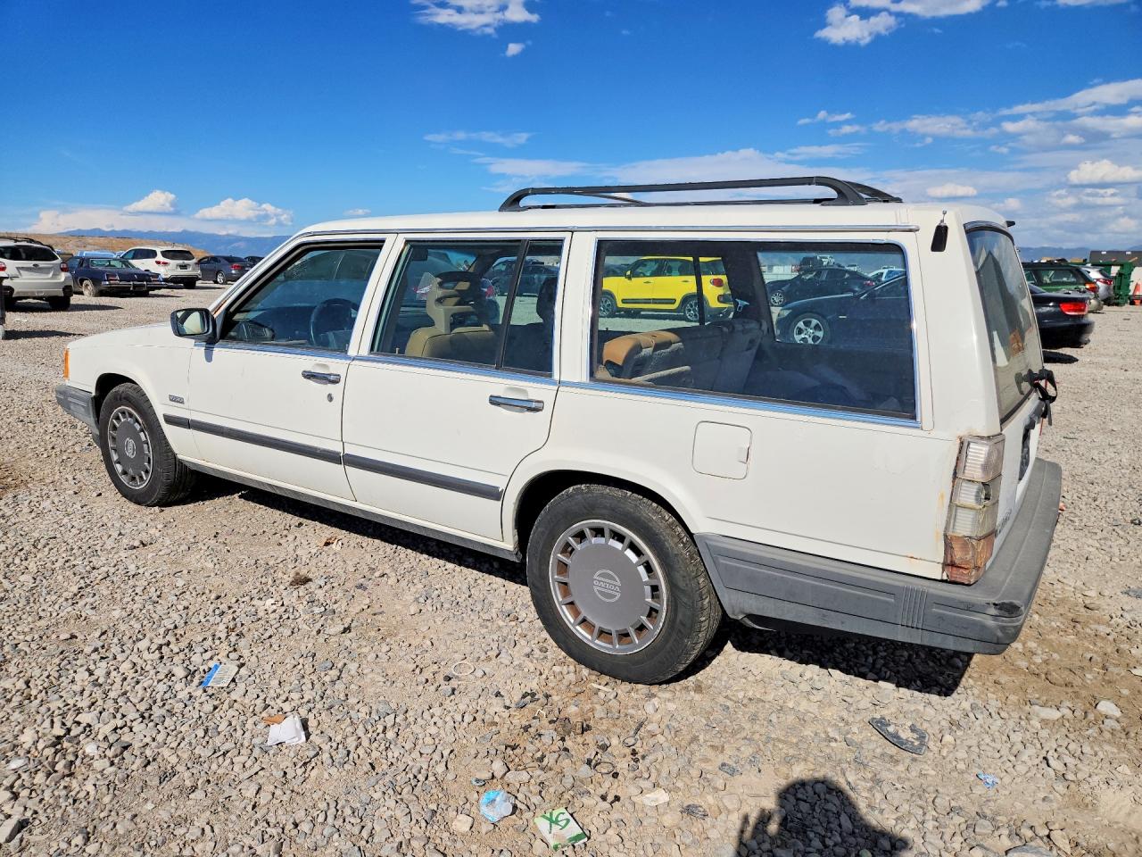 1990 Volvo 740 Base White vin: YV1FA8856L1274107