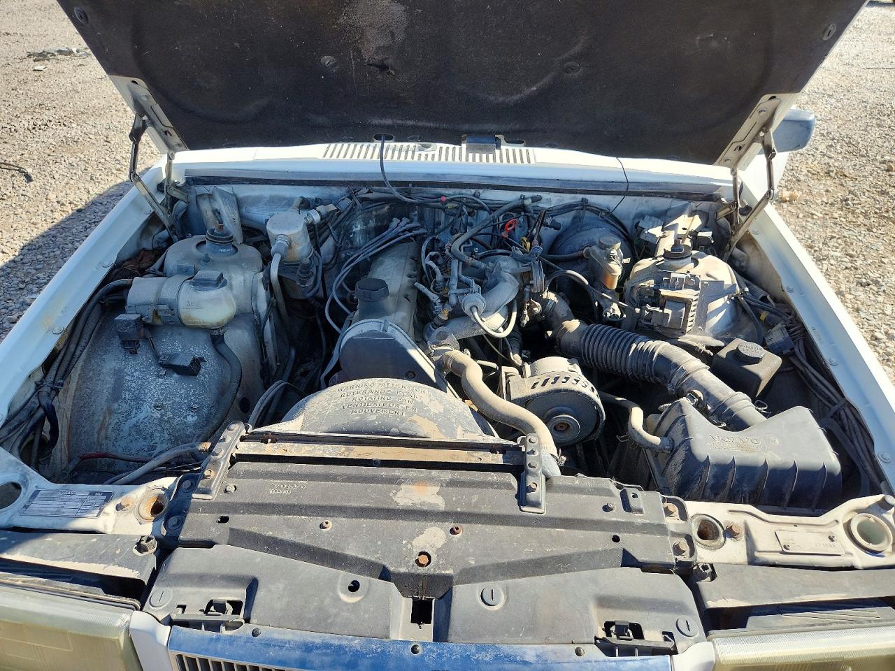 1990 Volvo 740 Base White vin: YV1FA8856L1274107