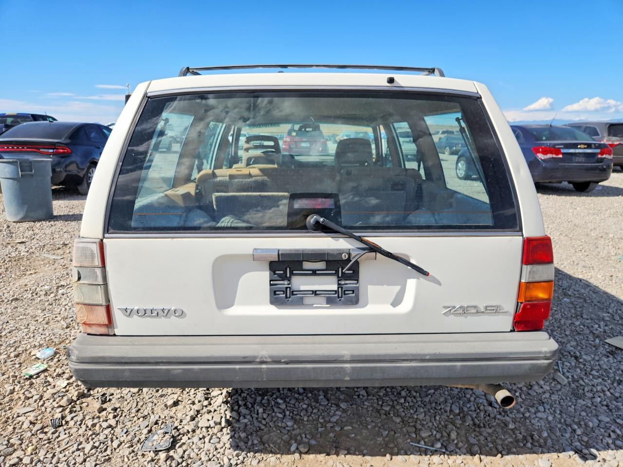 1990 Volvo 740 Base White vin: YV1FA8856L1274107