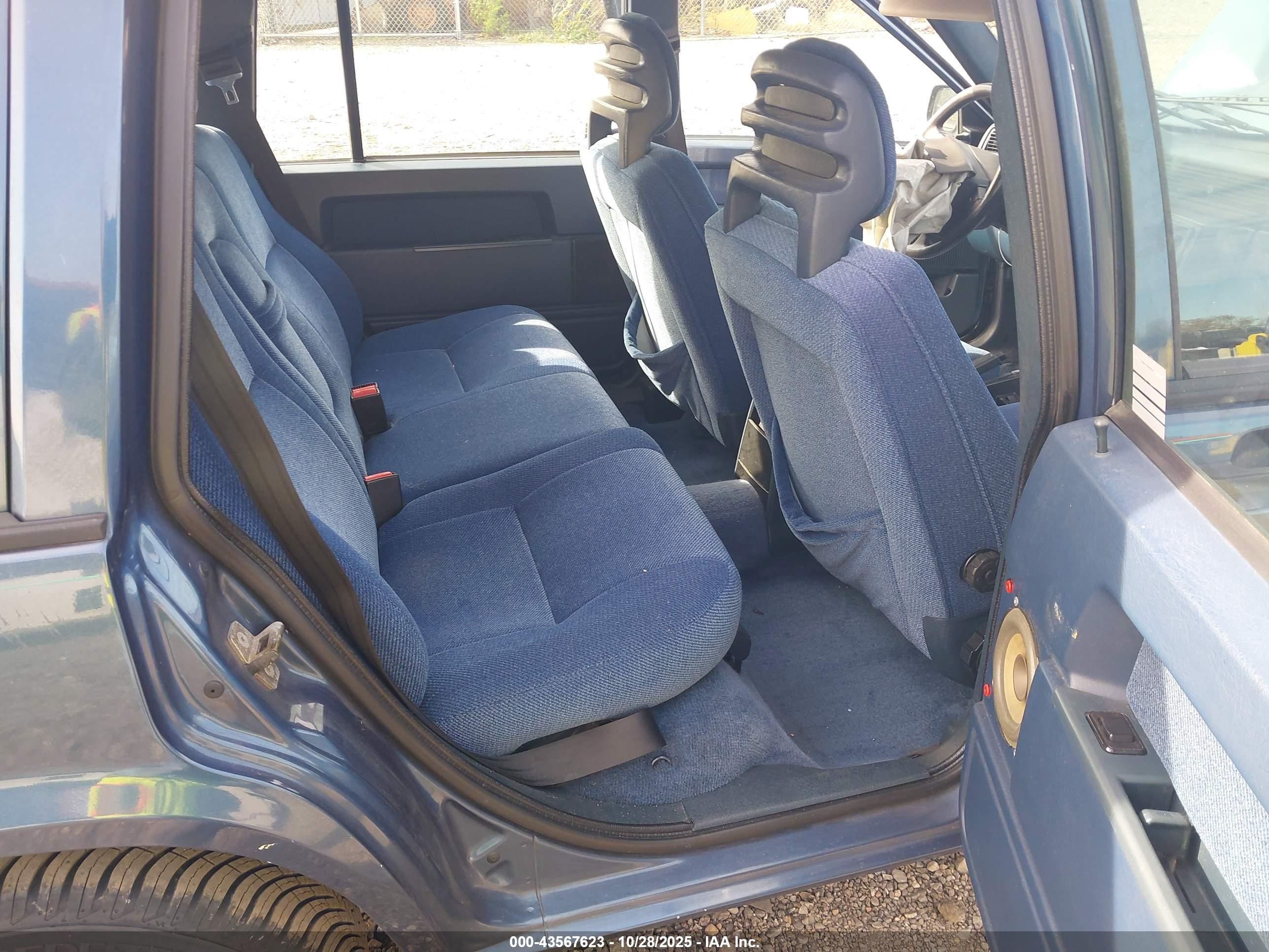 1991 Volvo 740   Синий vin: YV1FA8856M1327955